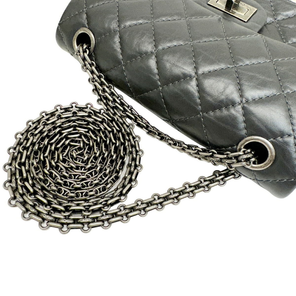 Chanel Dark Gray Leather Shoulder Bag (Pre-Owned)