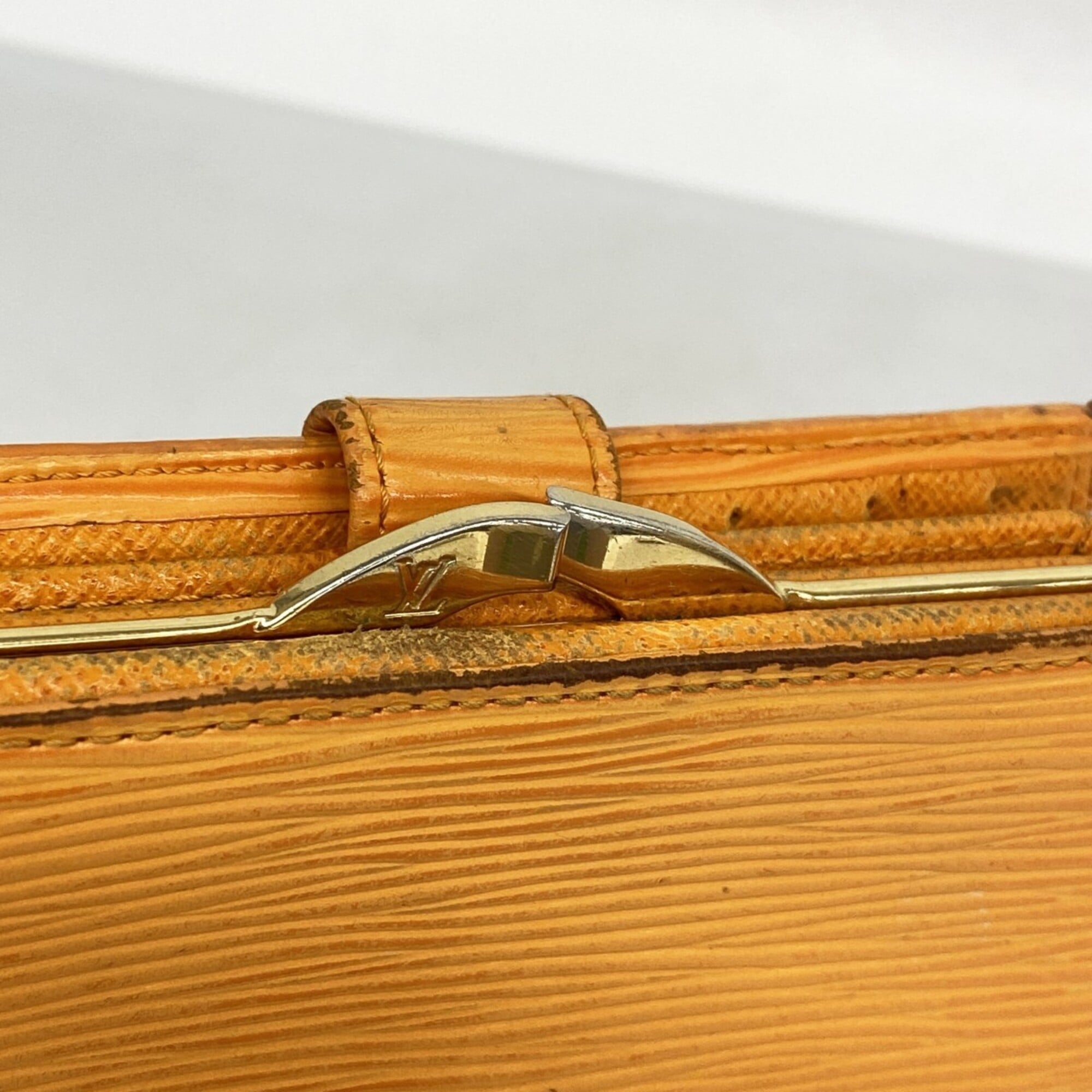 Louis Vuitton Mandarin Wallet (Bi-Fold) (Pre-Owned)