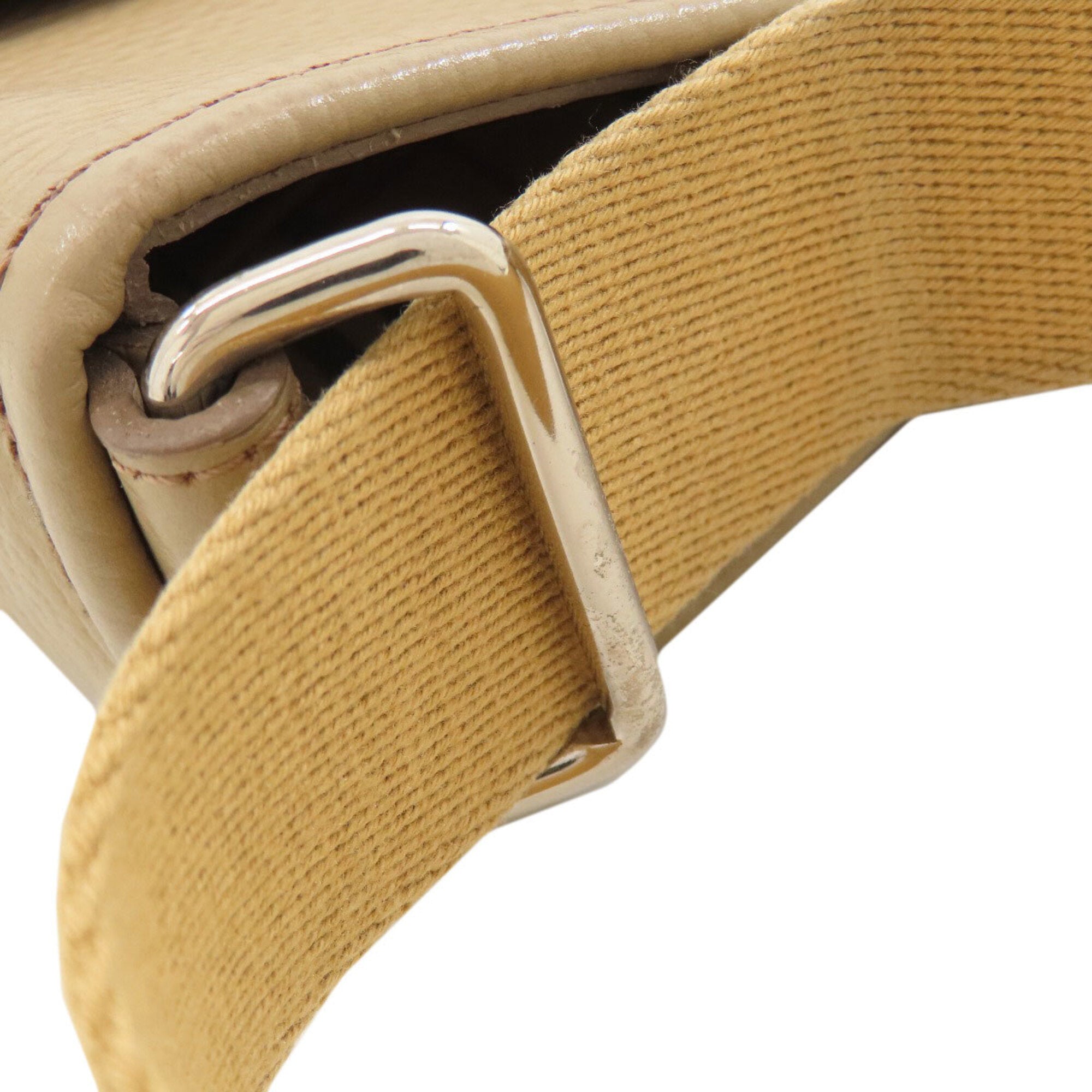 Burberry Beige Leather Shoulder Bag (Pre-Owned)