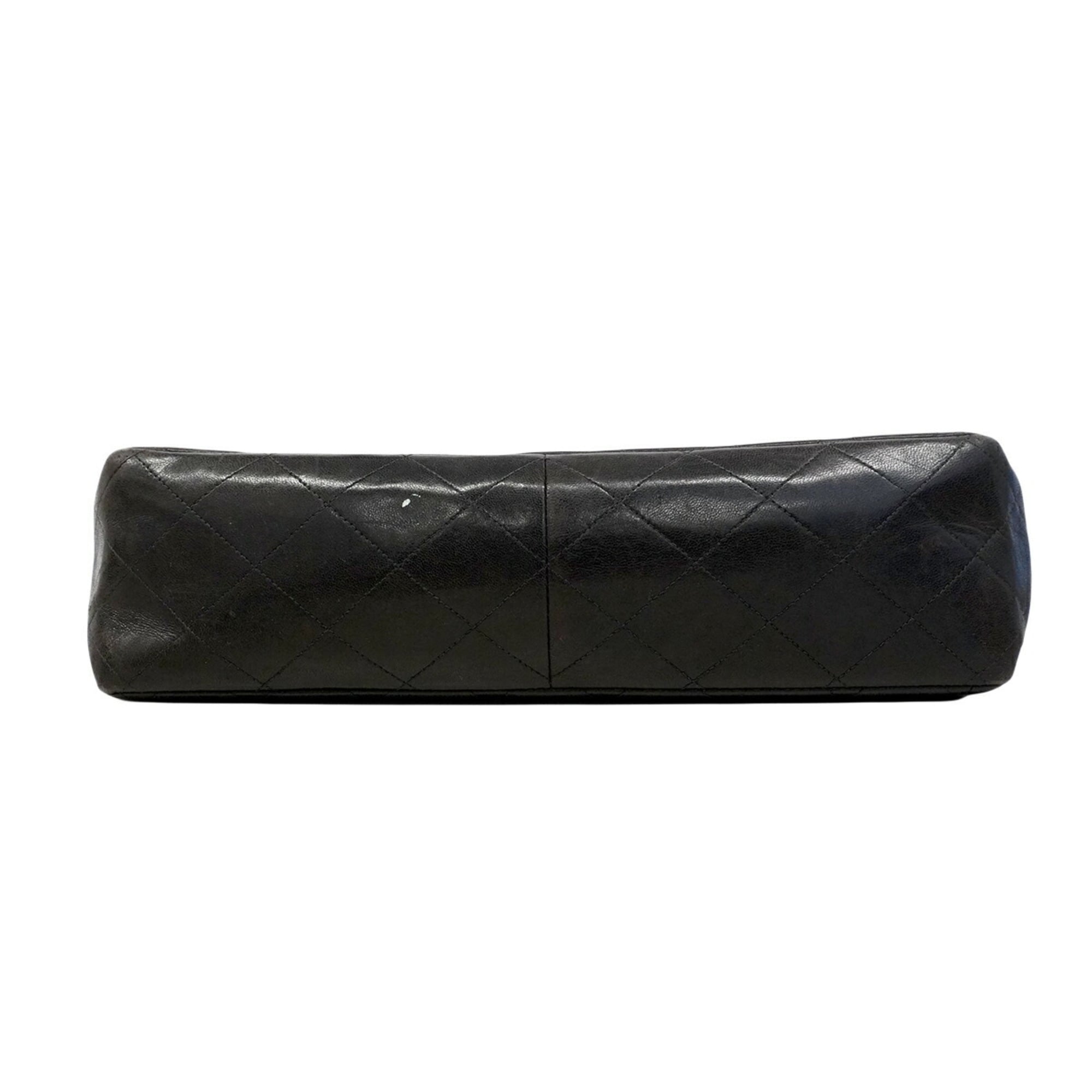 Chanel Black Leather Shoulder Bag (Pre-Owned)