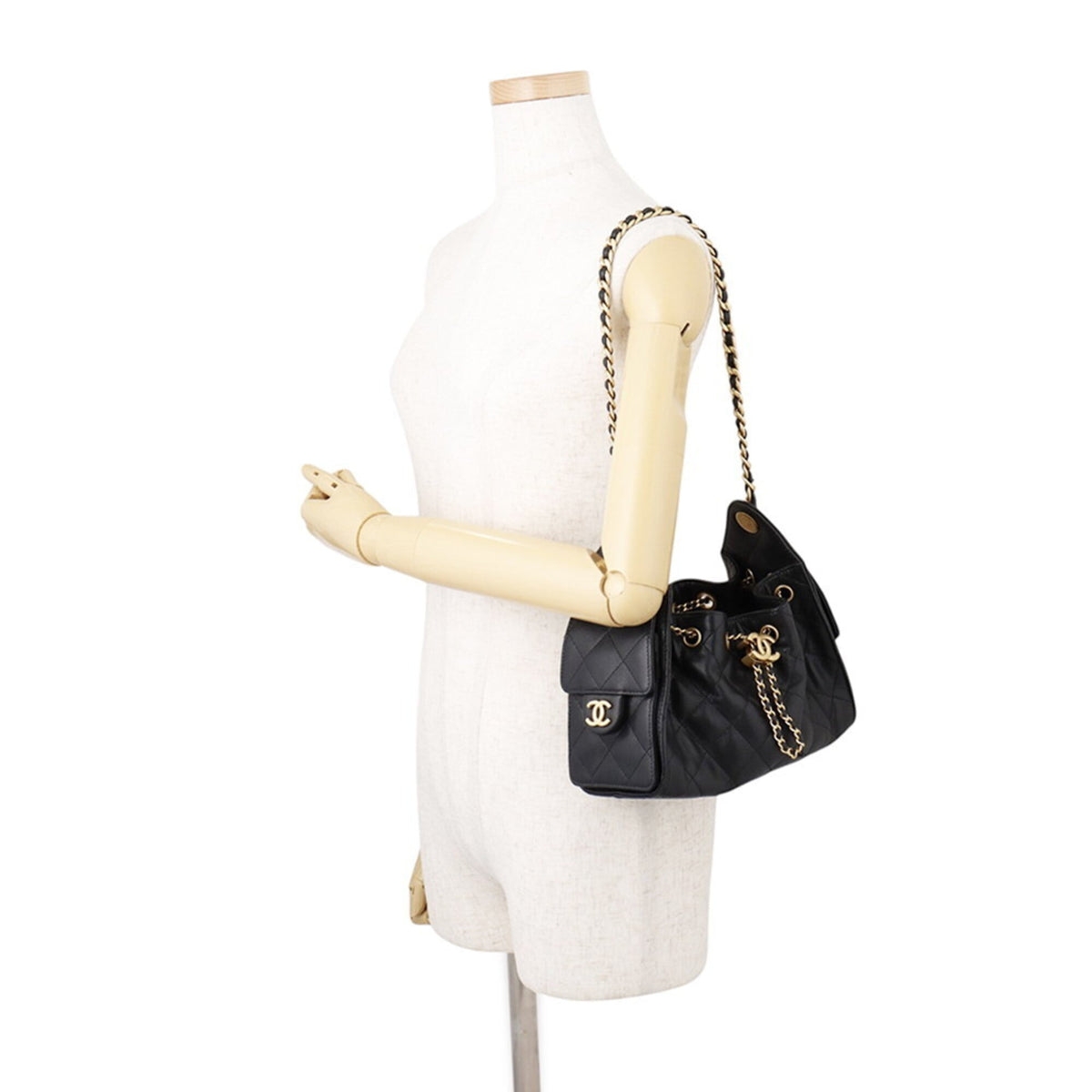 Chanel Black Grained Calfskin Handbag Shoulder Bag (Pre-Owned)
