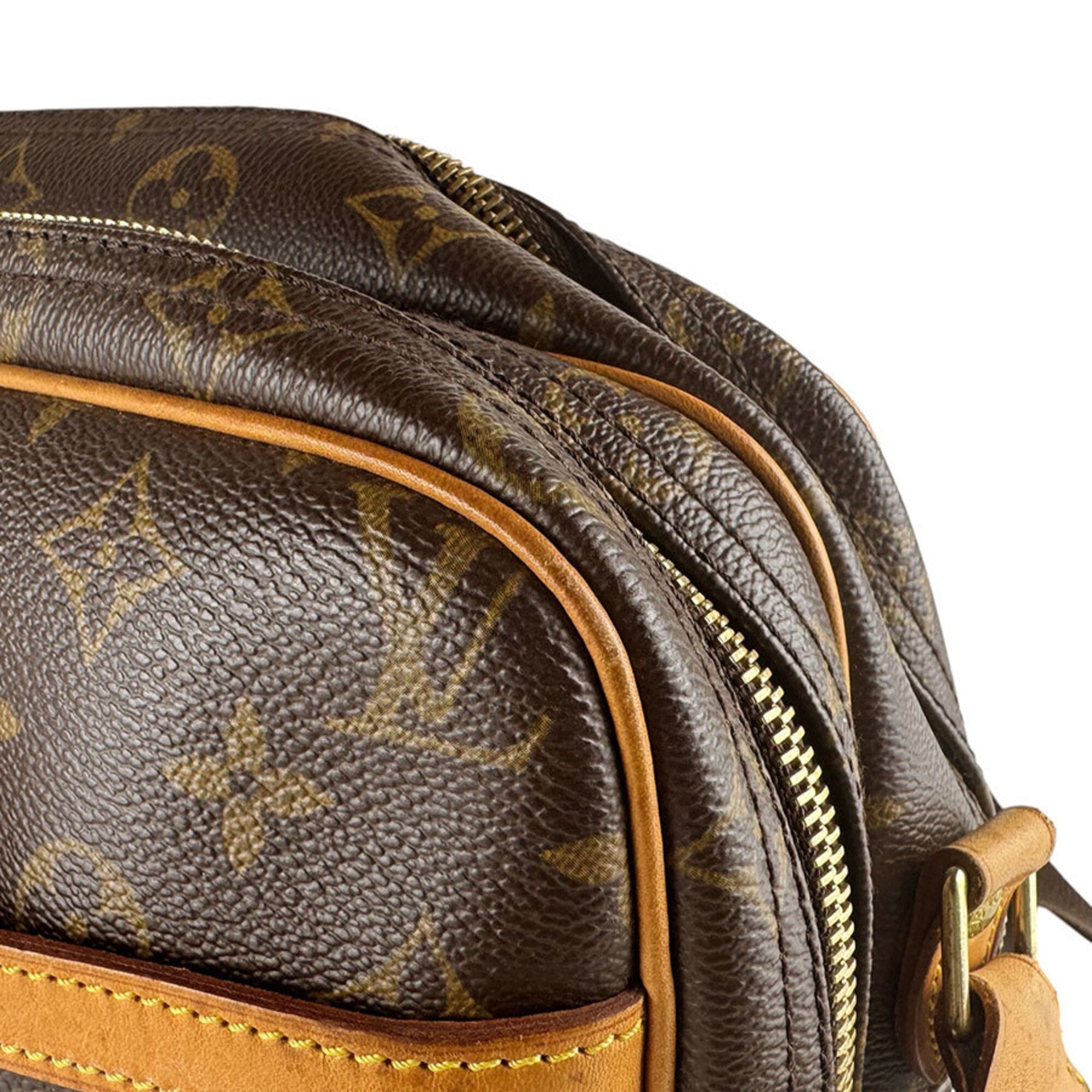 Louis Vuitton Brown Monogram Monogram Shoulder Bag (Pre-Owned)