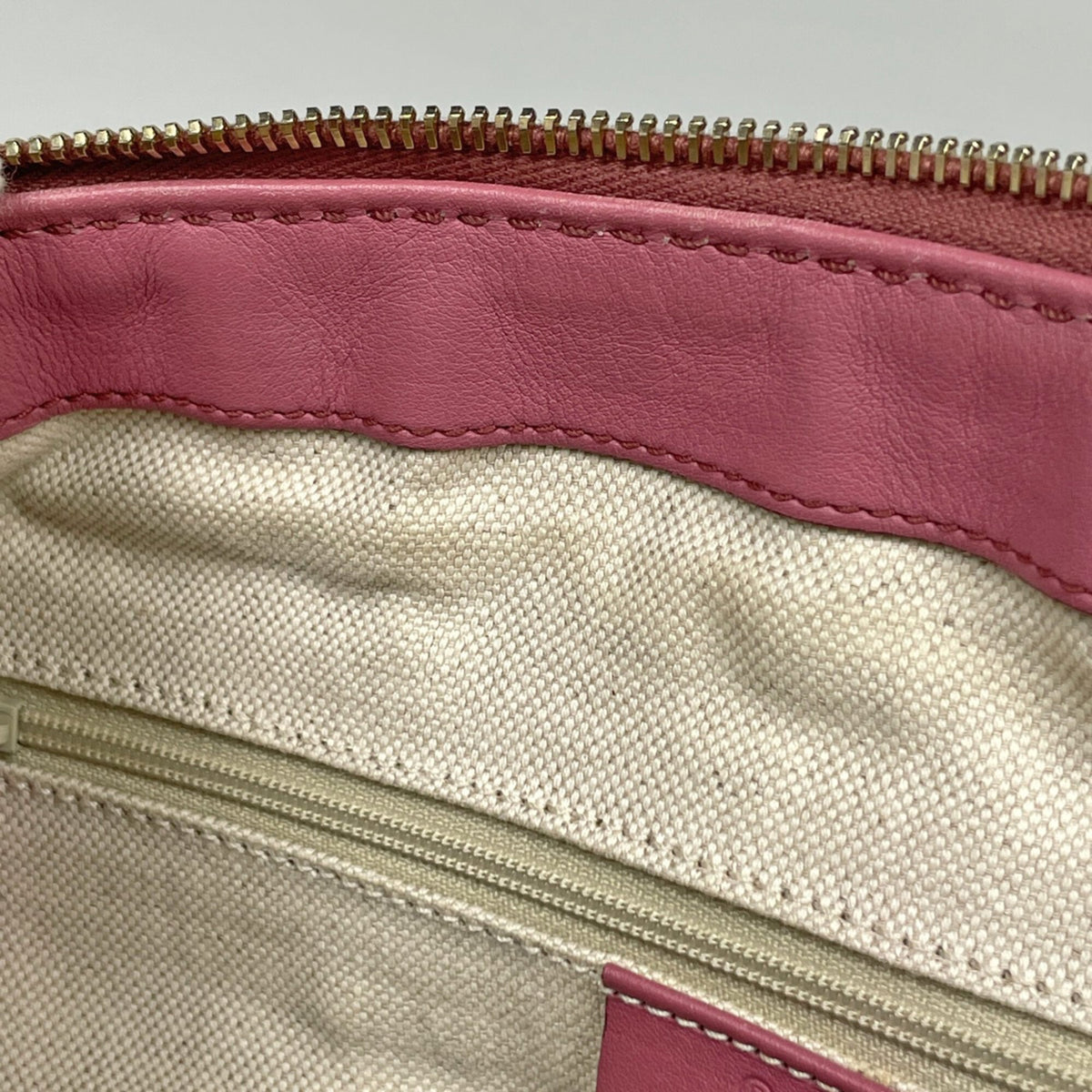 Gucci Sukey Pink Leather Handbag (Pre-Owned)