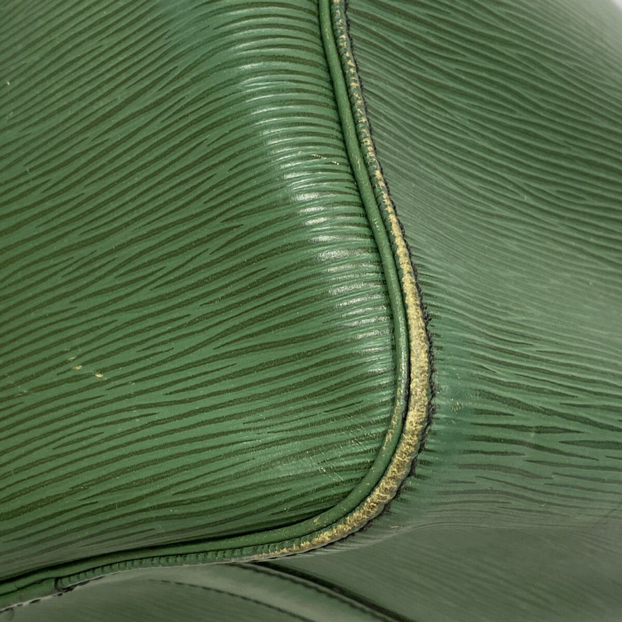Louis Vuitton Borneo Green Handbag (Pre-Owned)