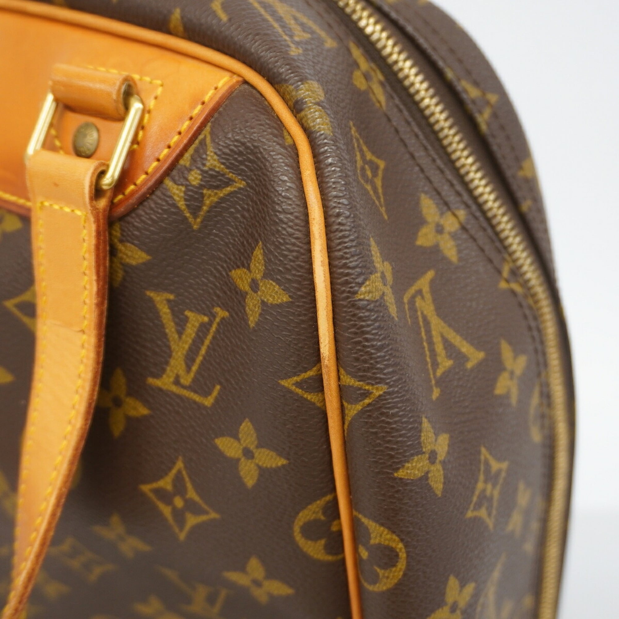 Louis Vuitton Brown Handbag (Pre-Owned)