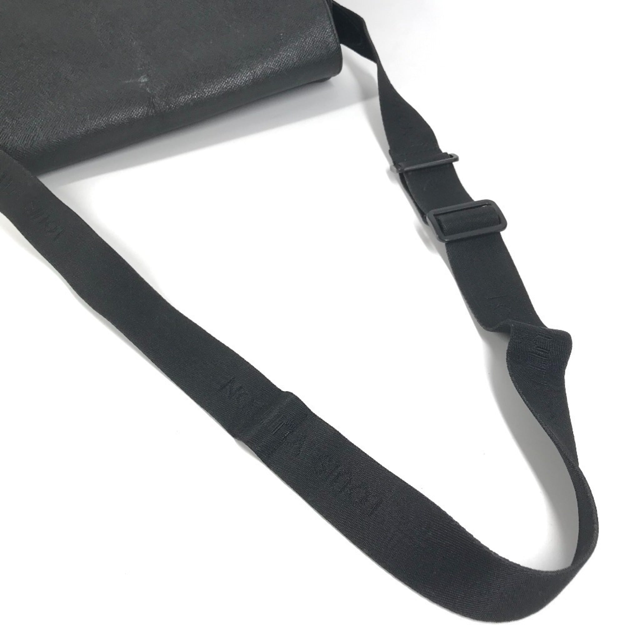 Louis Vuitton Black Noir Taiga Leather Nylon Canvas Leather Messenger Bag Shoulder Bag (Pre-Owned)