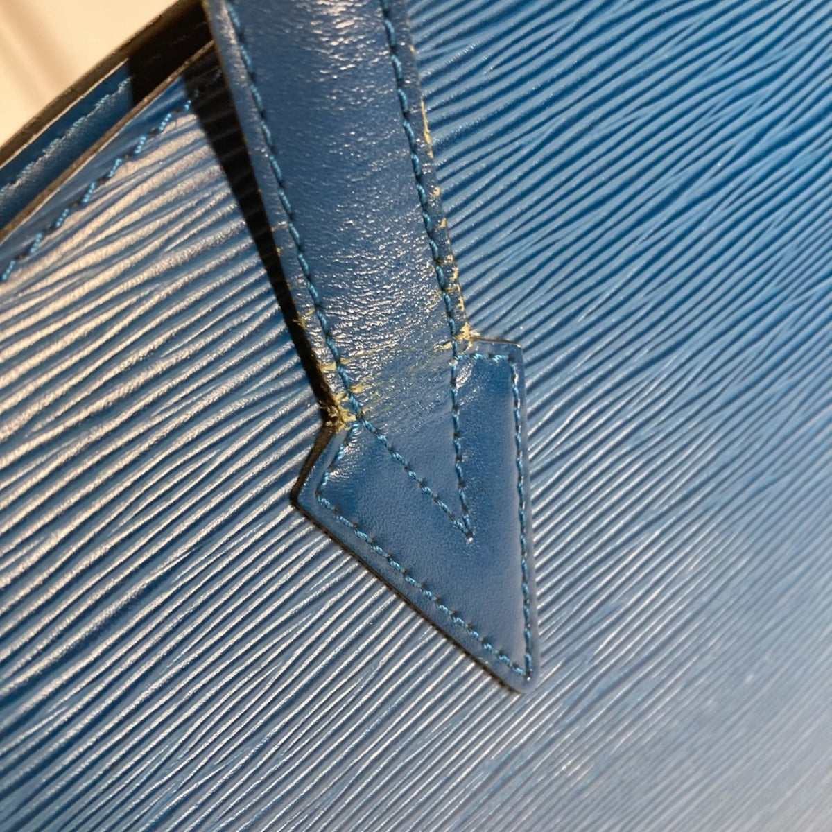 Louis Vuitton Blue Leather Tote Bag (Pre-Owned)