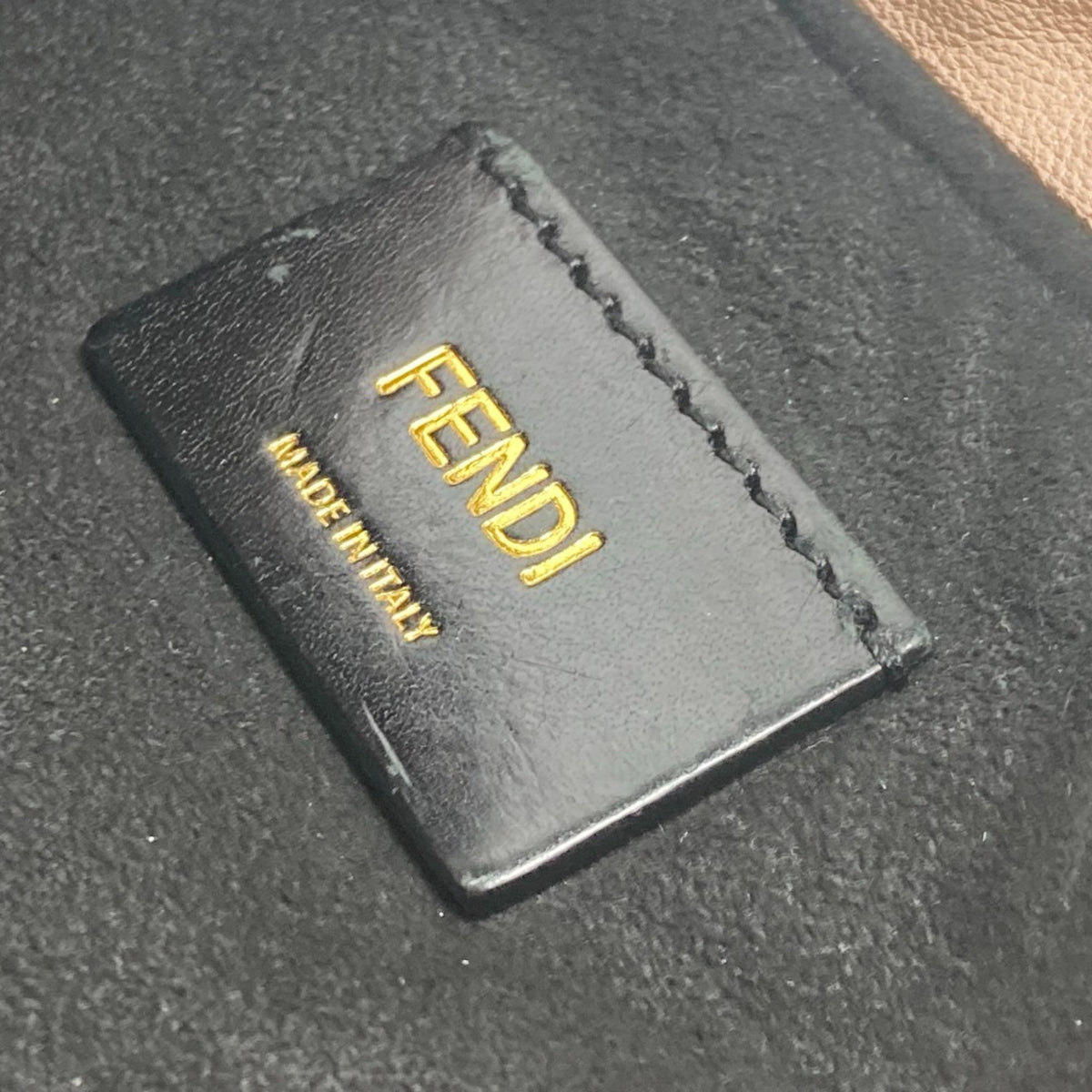 Fendi Pink Leather Shoulder Bag (Pre-Owned)