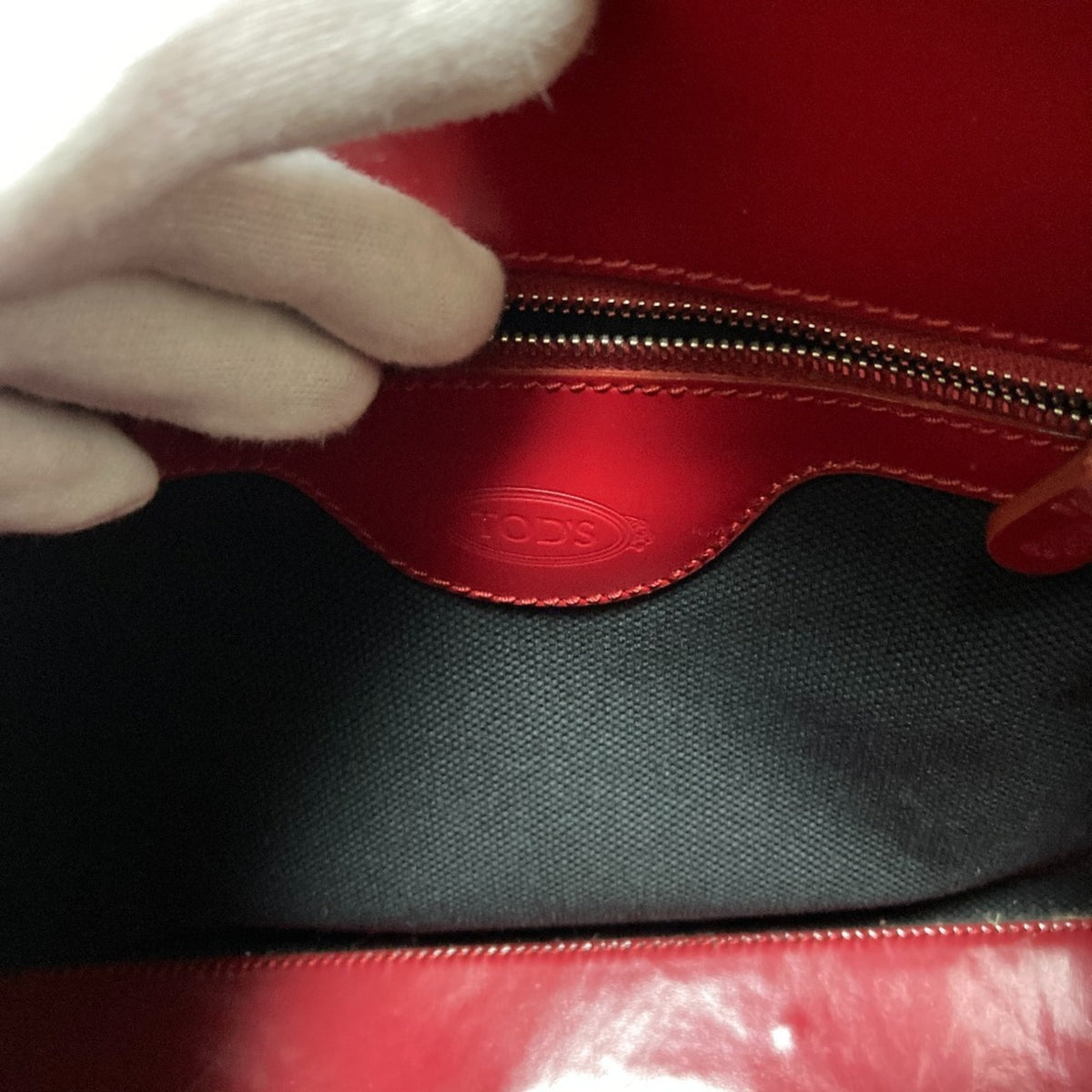 Tod's Red Color Leather Handbag Shoulder Bag (Pre-Owned)