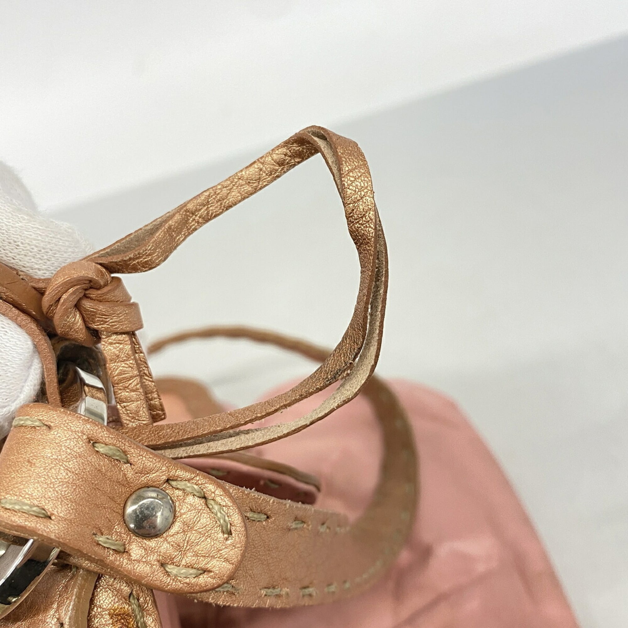 Fendi Pink Leather Handbag (Pre-Owned)