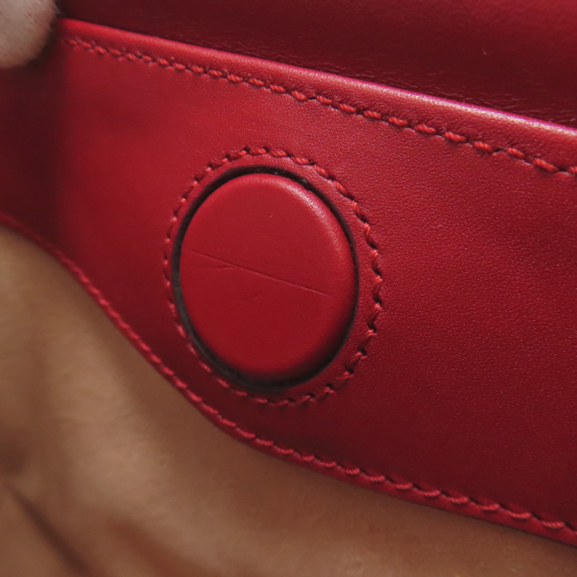 Gucci Red Color Leather Handbag (Pre-Owned)