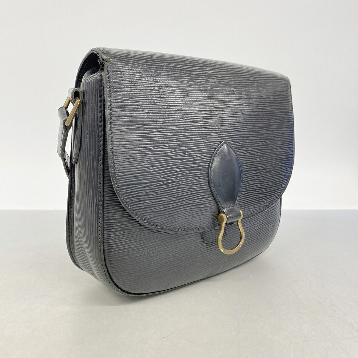 Louis Vuitton Noir Shoulder Bag (Pre-Owned)