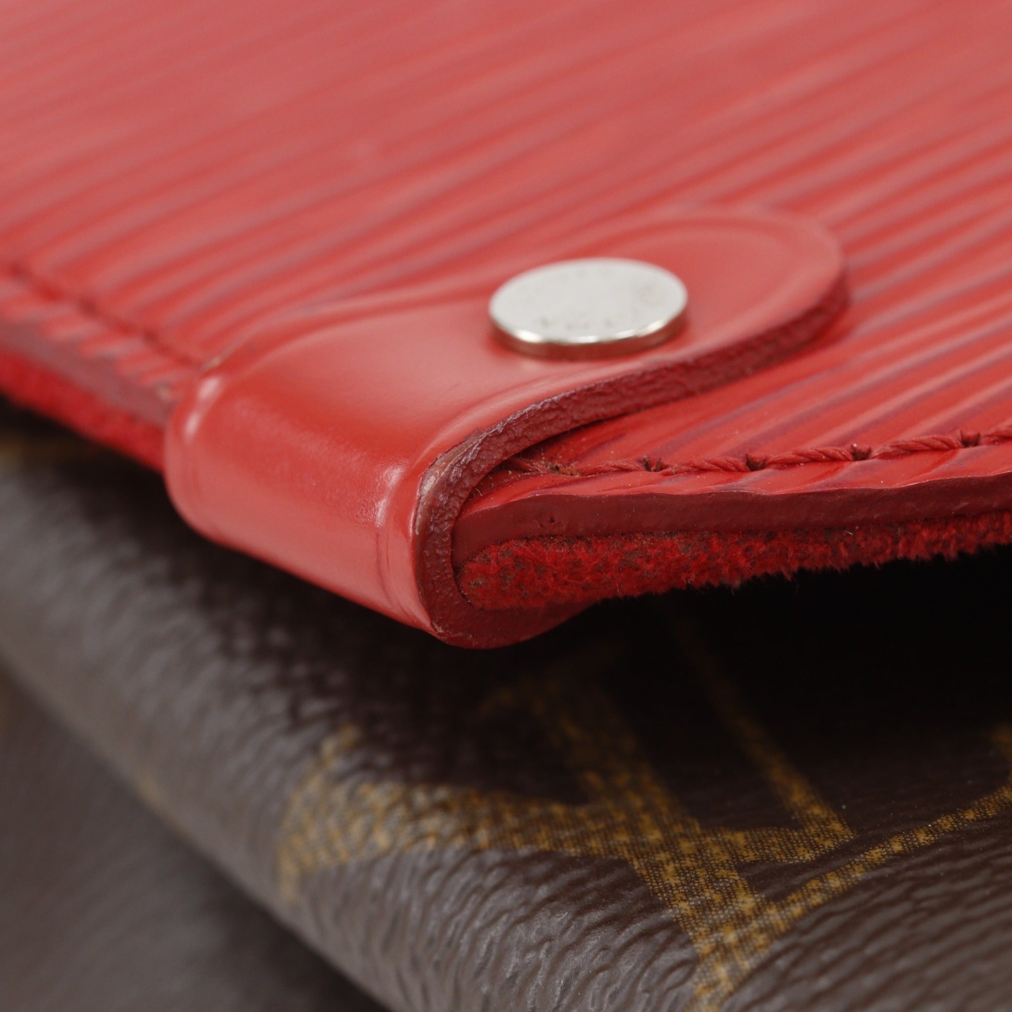 Louis Vuitton Monogram Brown Red Color Monogram Epi Leather Shoulder Bag (Pre-Owned)