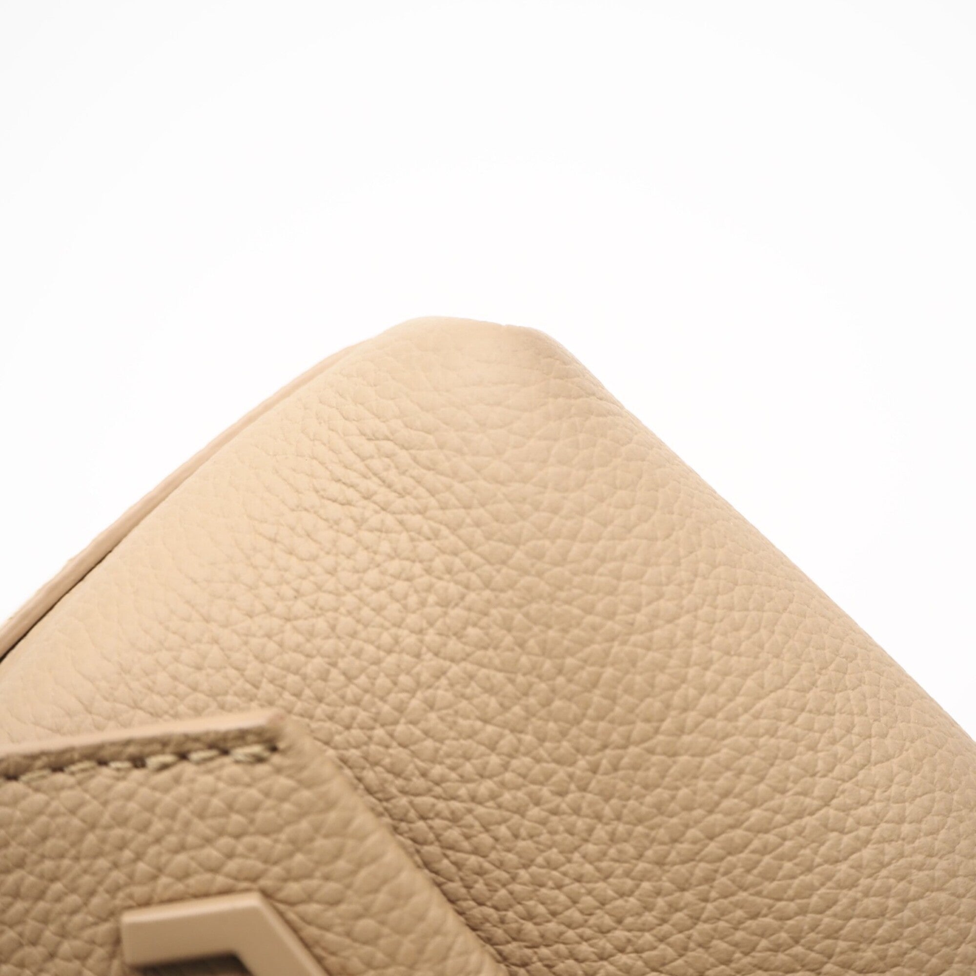 Louis Vuitton Beige Shoulder Bag (Pre-Owned)