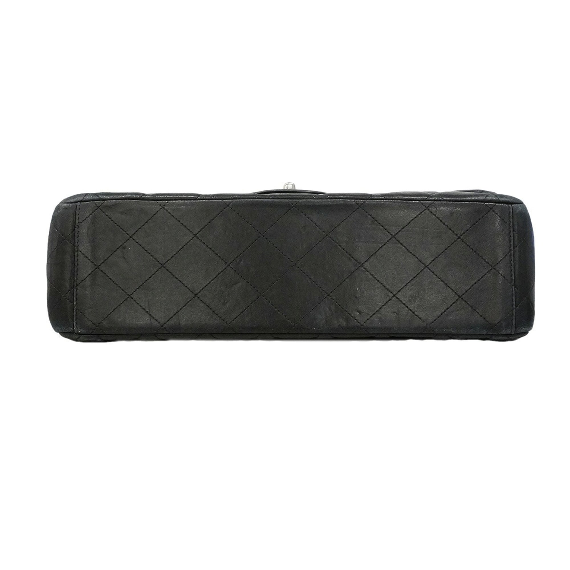 Chanel Black Leather Shoulder Bag (Pre-Owned)