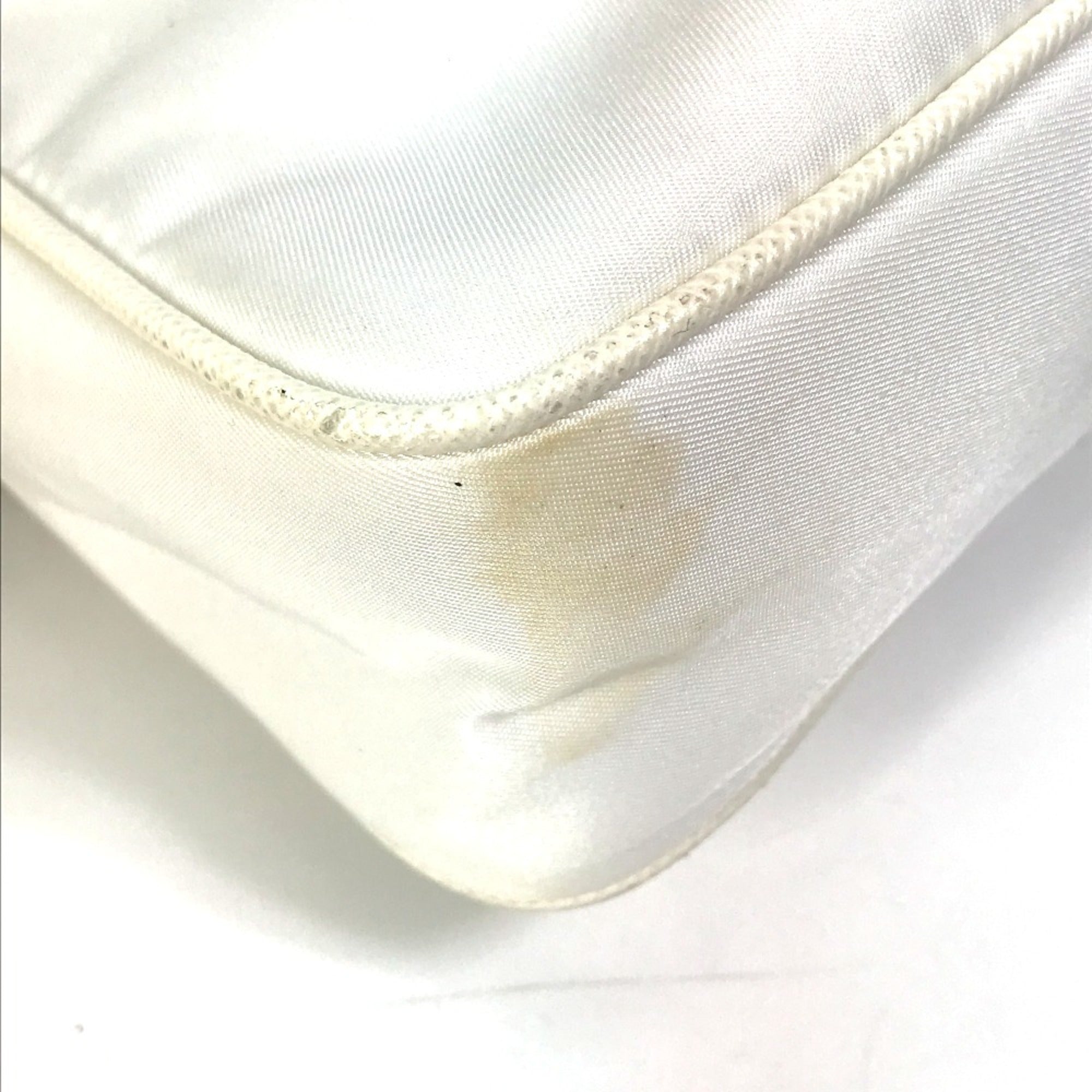 Prada White Cloth Shoulder Bag (Pre-Owned)