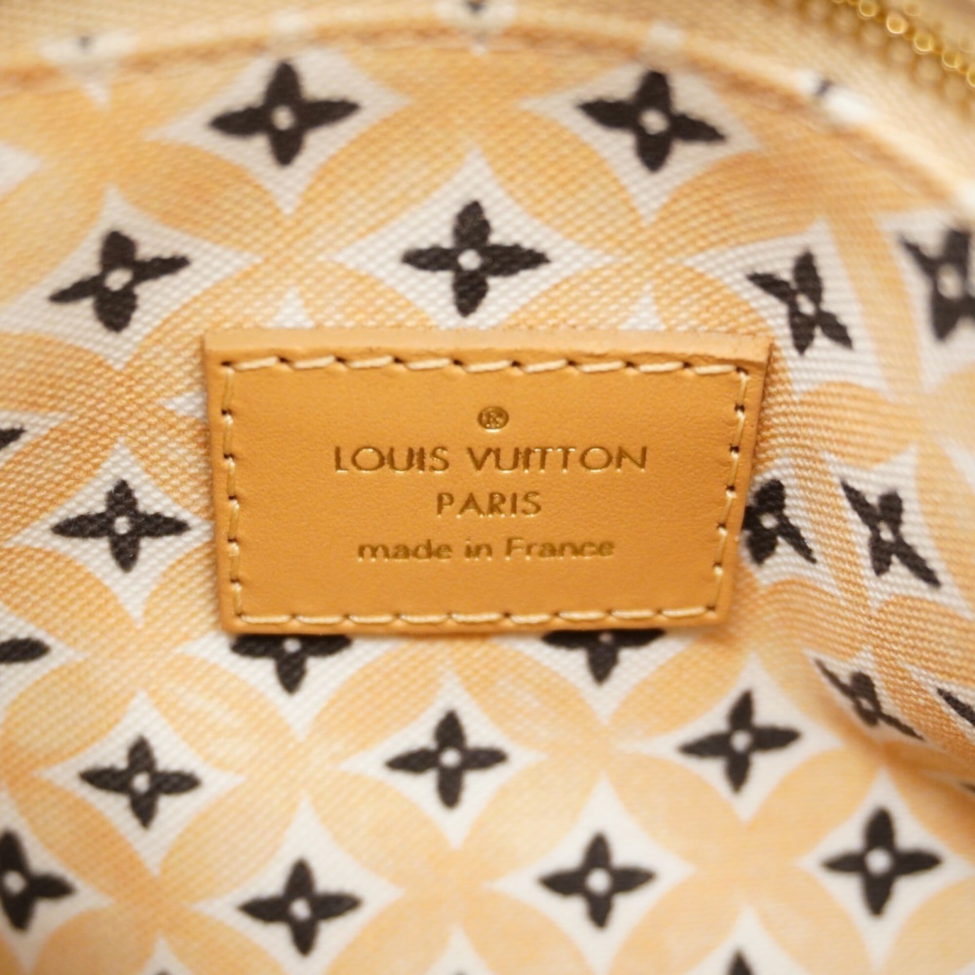 Louis Vuitton Beige White Handbag (Pre-Owned)