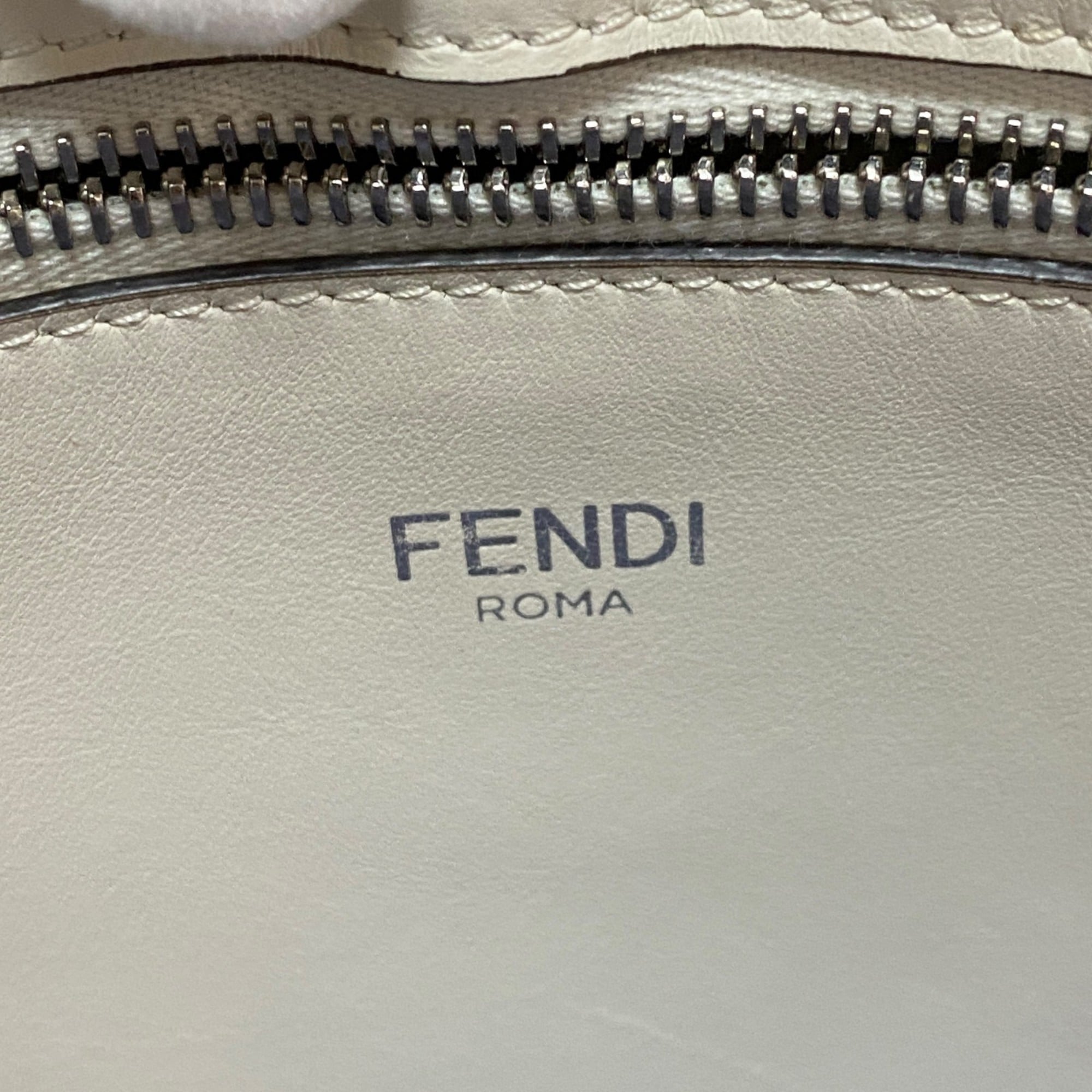 Fendi Beige Leather Shoulder Bag Tote Bag (Pre-Owned)