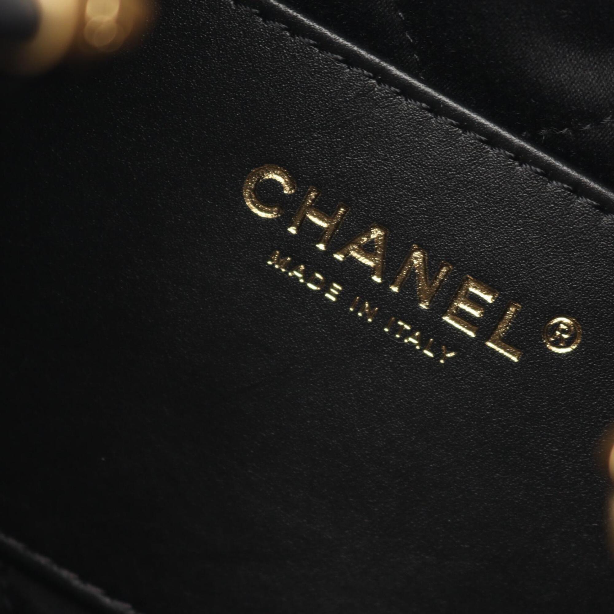 Chanel Black Leather Handbag Shoulder Bag (Pre-Owned)
