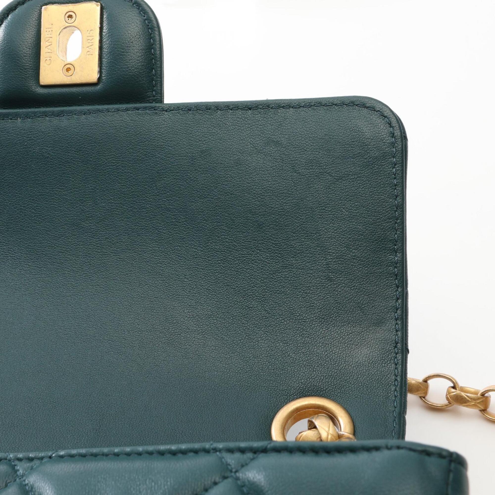 Chanel Green Leather Handbag Shoulder Bag (Pre-Owned)