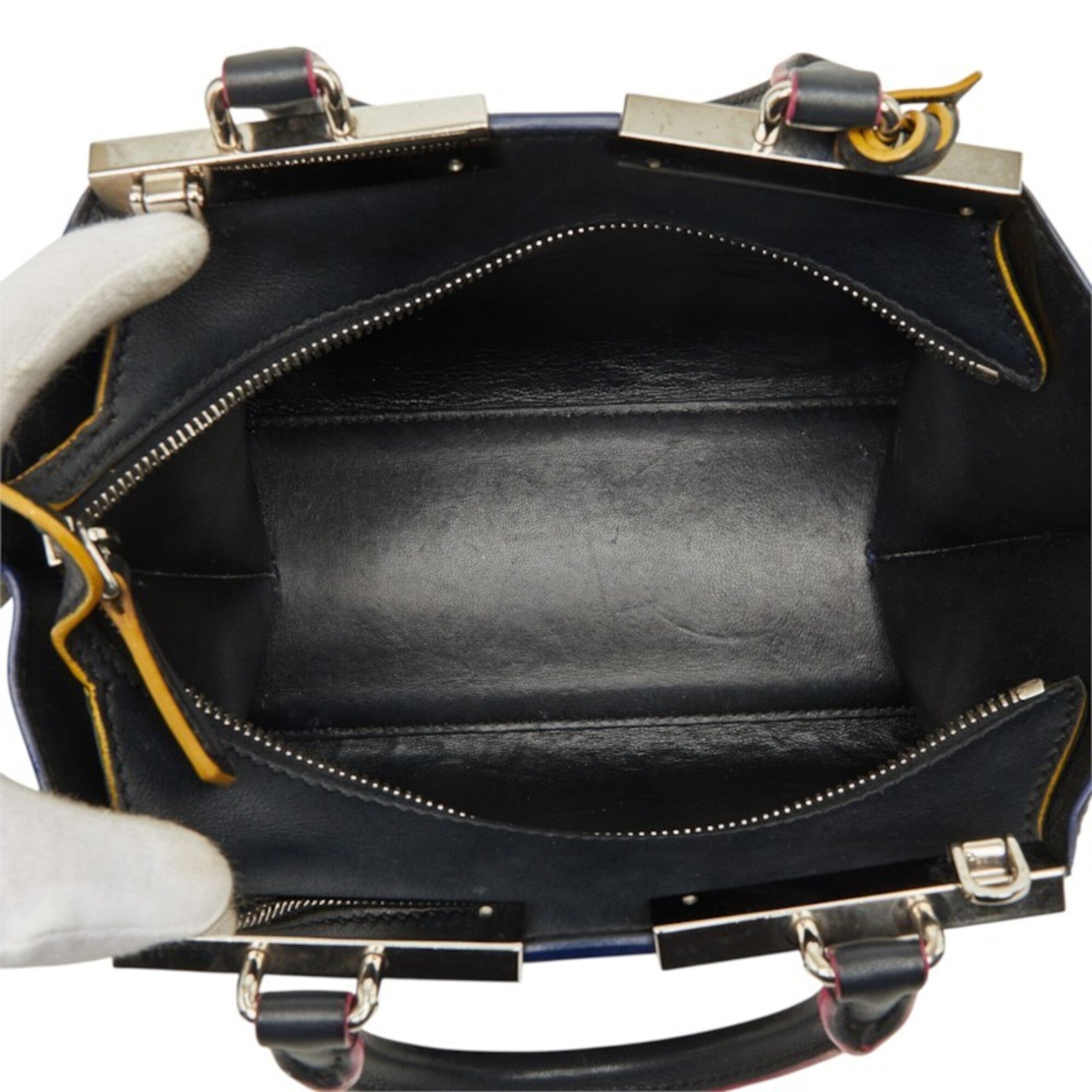 Fendi Black Leather Handbag Shoulder Bag (Pre-Owned)
