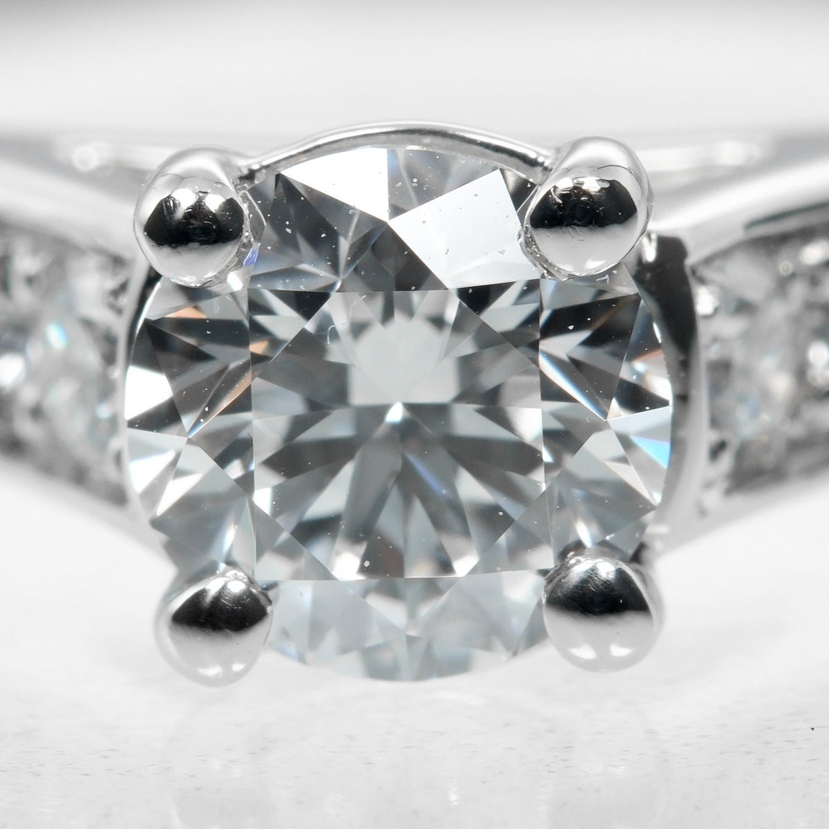 Van Cleef & Arpels Platinum 950 Band Ring (Pre-Owned)