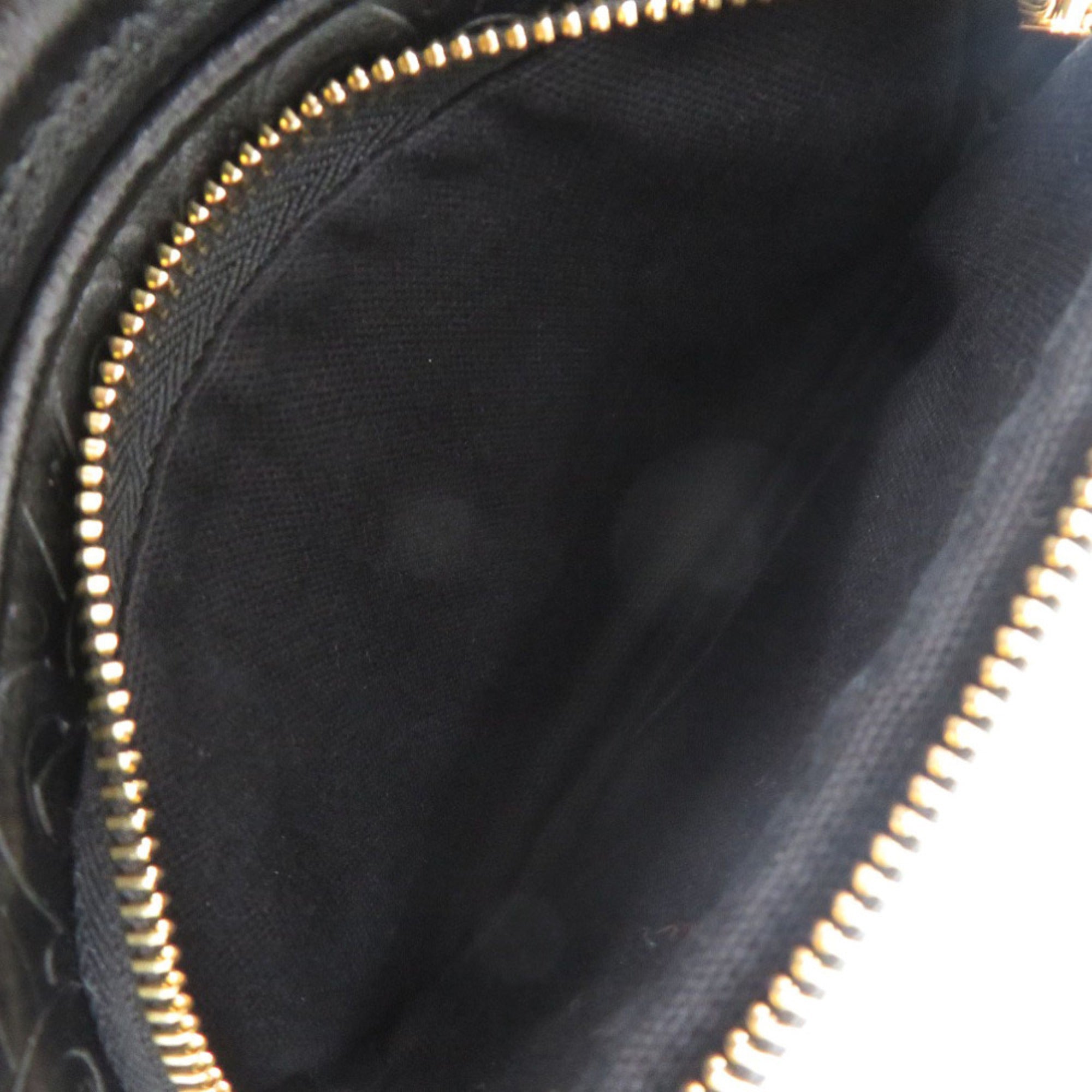 Burberry Black Leather Shoulder Bag (Pre-Owned)