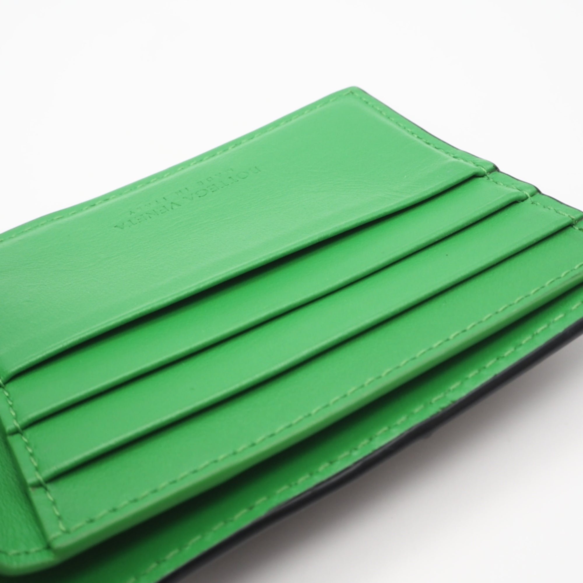 Bottega Veneta Black Green Leather Wallet (Bi-Fold) (Pre-Owned)