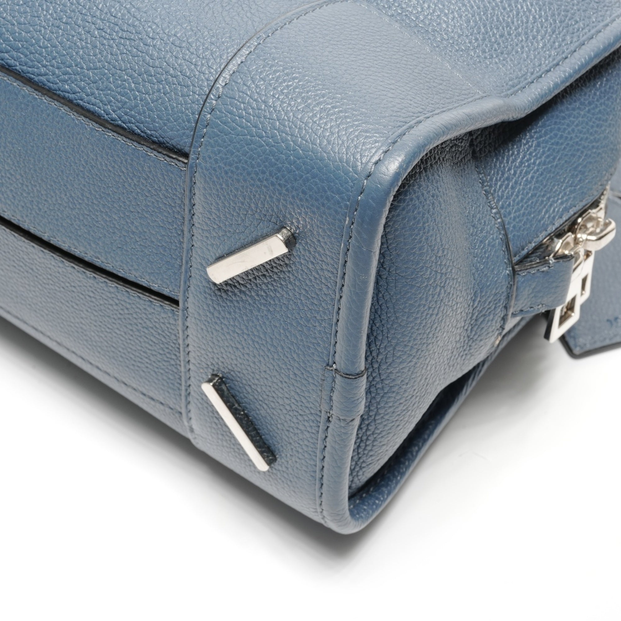 Loewe Amazona Blue Leather Shoulder Bag (Pre-Owned)