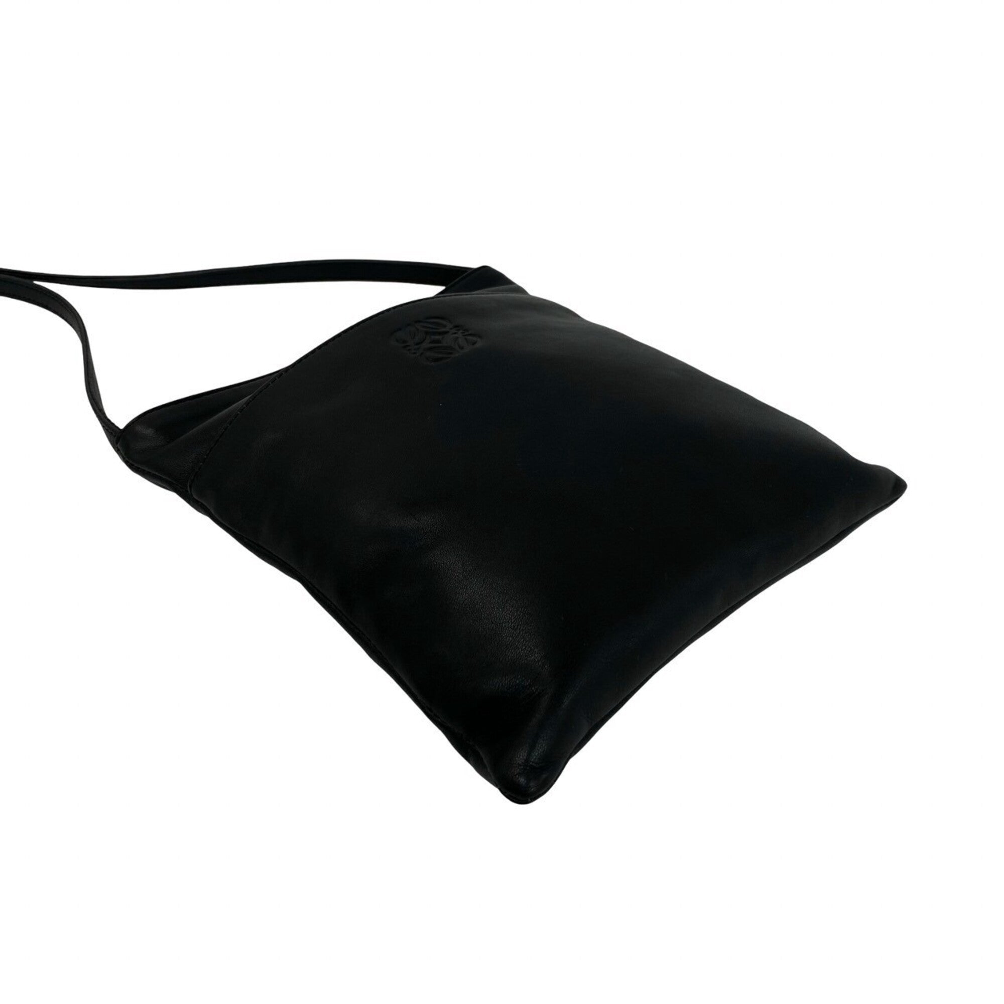 Loewe Black Leather Pochette Shoulder Bag (Pre-Owned)