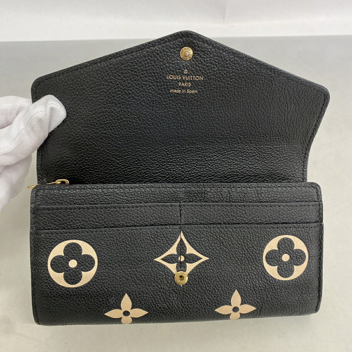 Louis Vuitton Beige Black Long Wallet (Bi-Fold) (Pre-Owned)