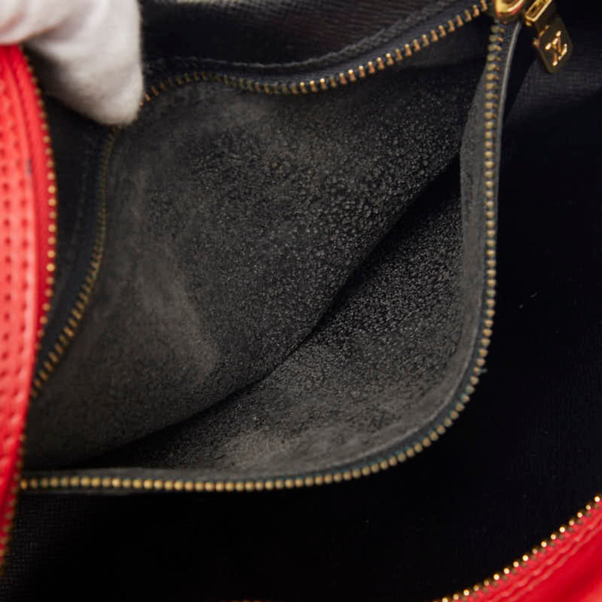 Louis Vuitton Castilian Red Leather Shoulder Bag (Pre-Owned)