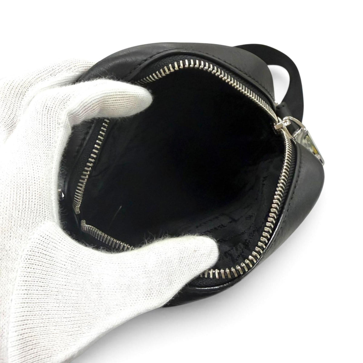Bally Black Leather Crossbody Bag Shoulder Bag (Pre-Owned)