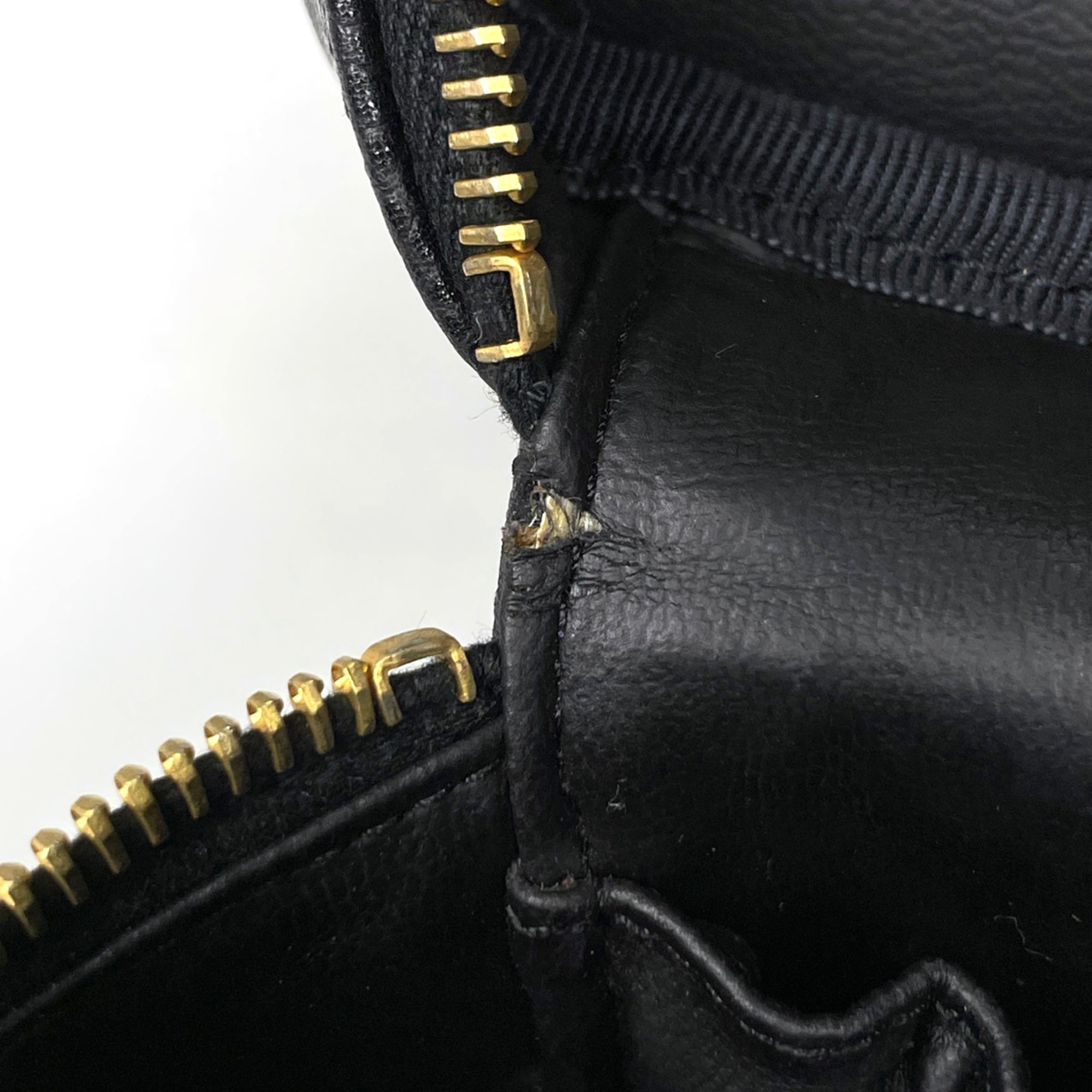 Chanel Black Grained Calfskin Pouch Vanity Bag (Pre-Owned)