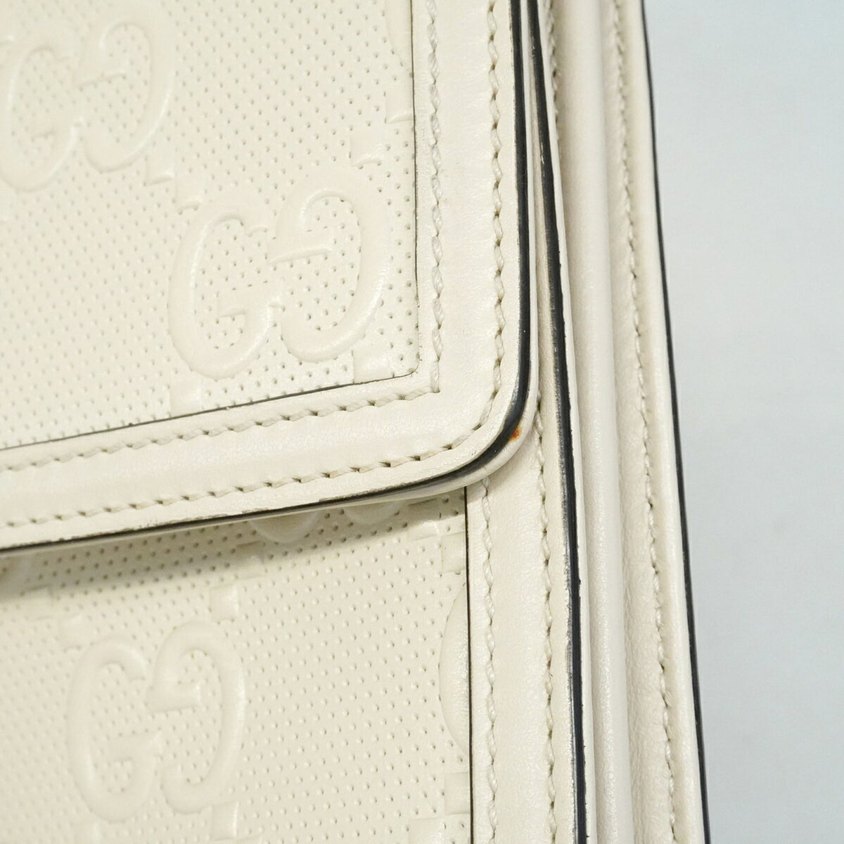 Gucci White Leather Shoulder Bag (Pre-Owned)