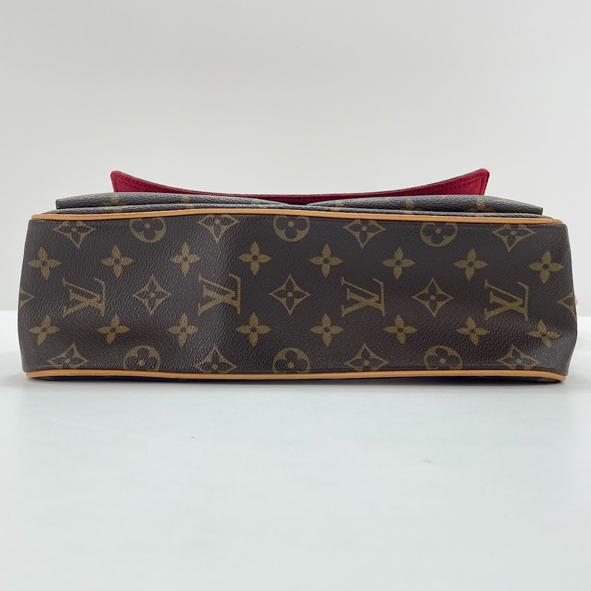 Louis Vuitton Brown Shoulder Bag (Pre-Owned)