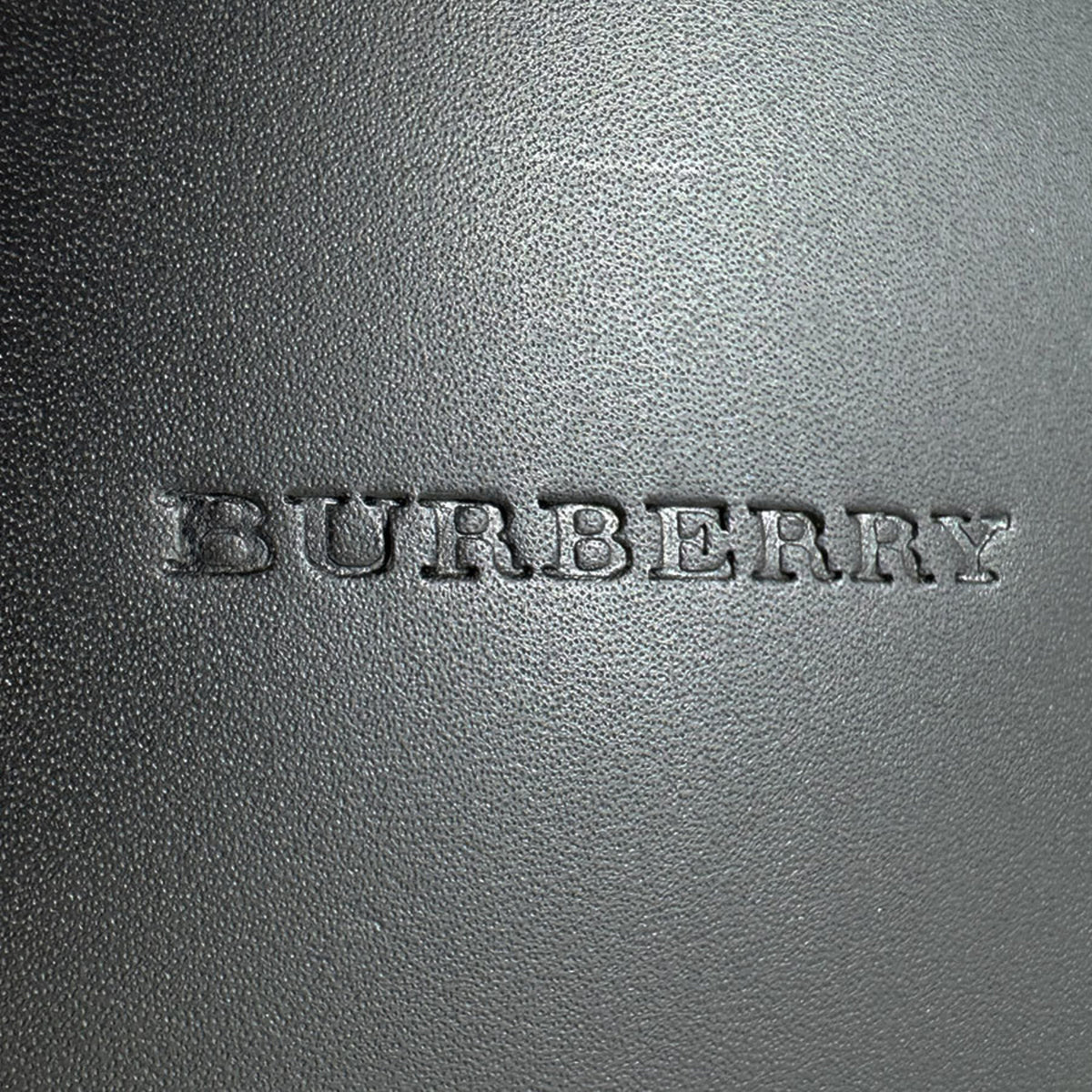 Burberry Black Leather Handbag (Pre-Owned)