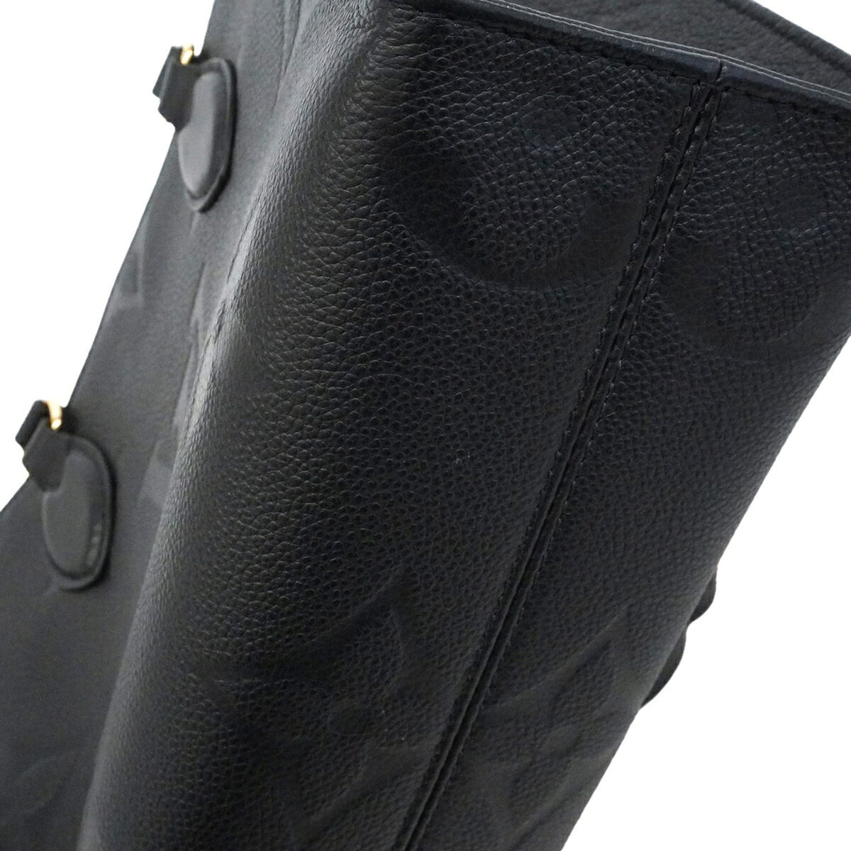 Louis Vuitton Noir Handbag (Pre-Owned)