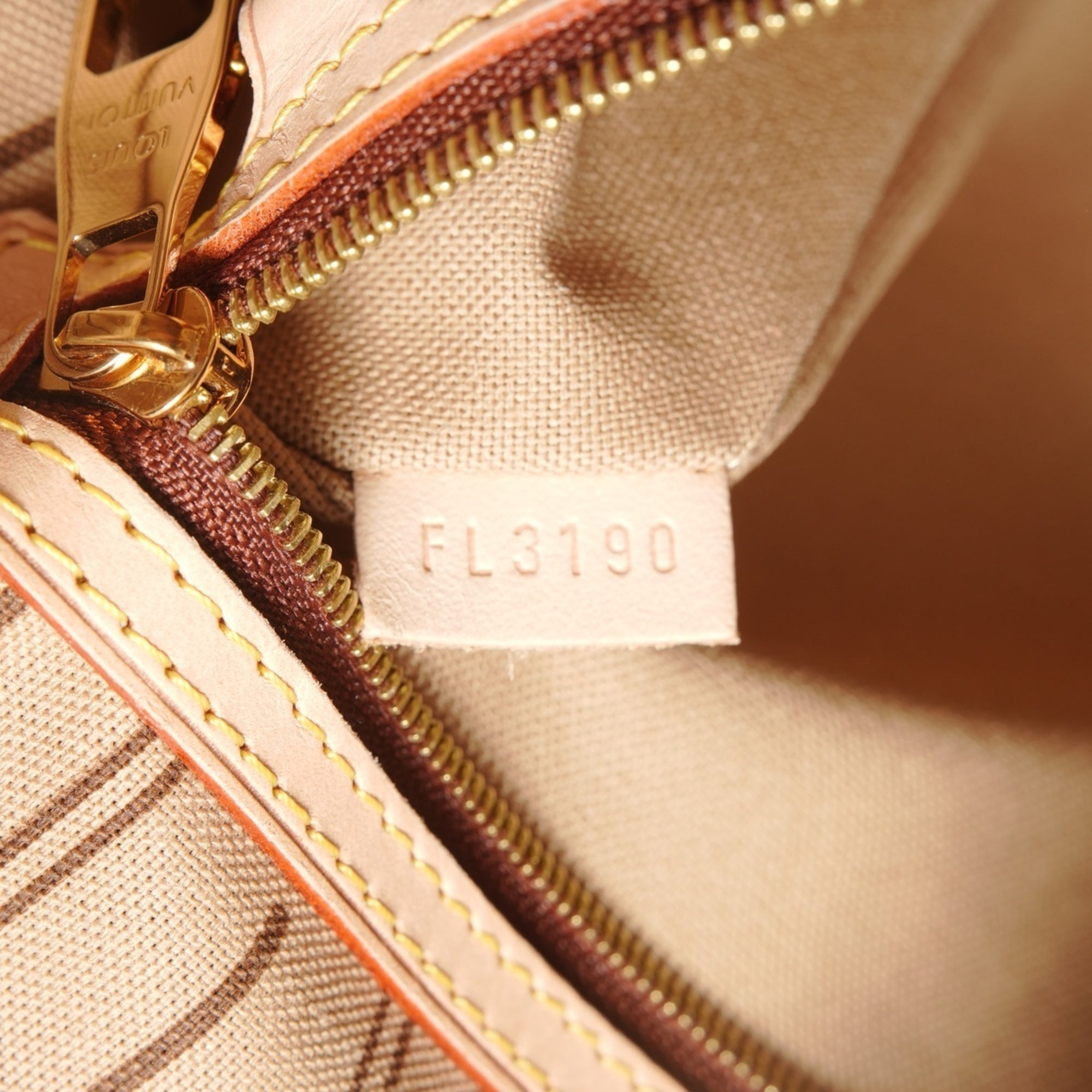 Louis Vuitton Monogram Brown Monogram Shoulder Bag (Pre-Owned)