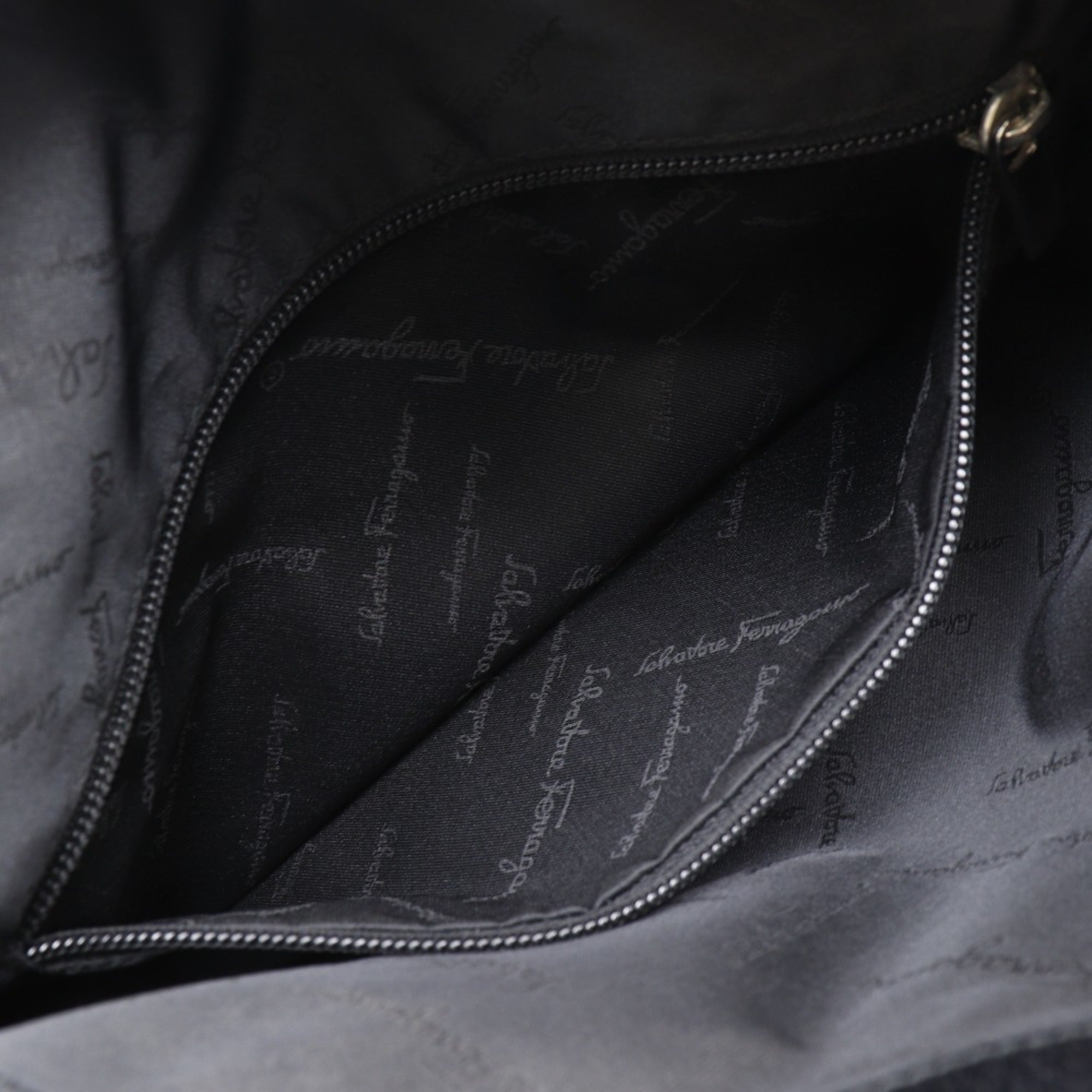 Salvatore Ferragamo Black Nylon Canvas Shoulder Bag (Pre-Owned)