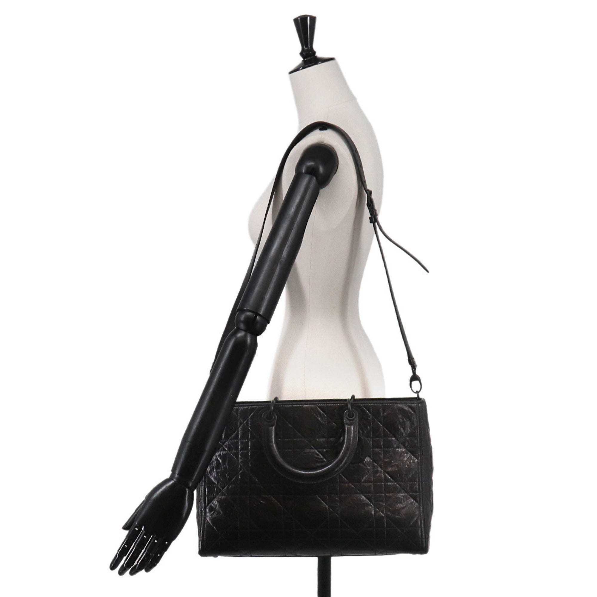 Christian Dior Black Leather Handbag (Pre-Owned)