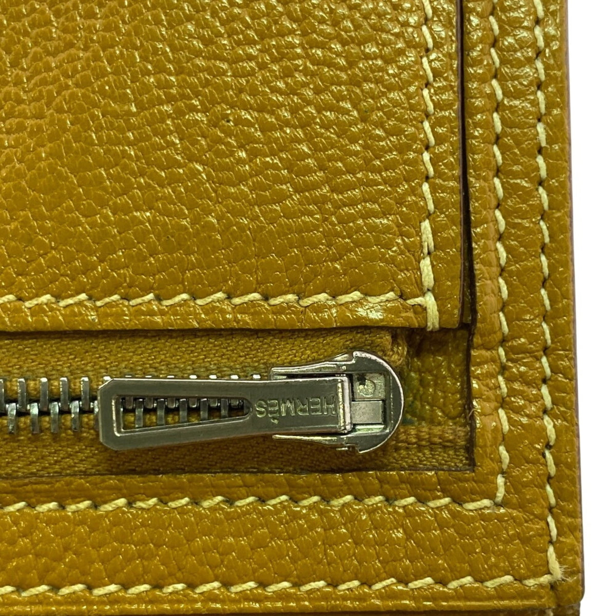 Hermes Beige Leather Wallet (Bi-Fold) (Pre-Owned)