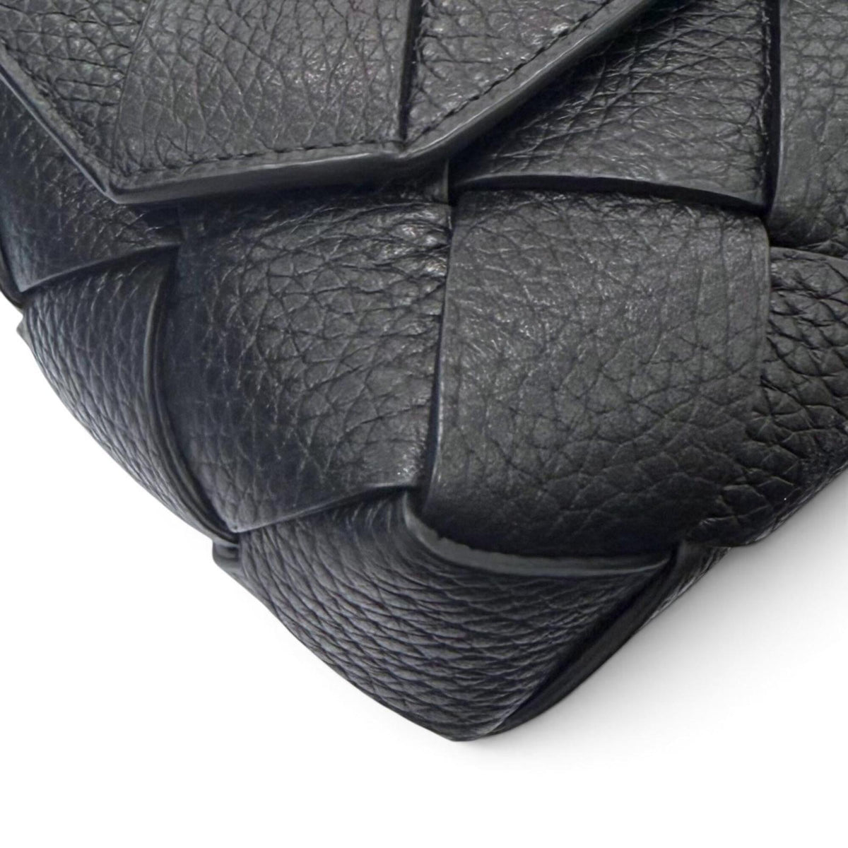 Bottega Veneta Black Leather Shoulder Bag (Pre-Owned)