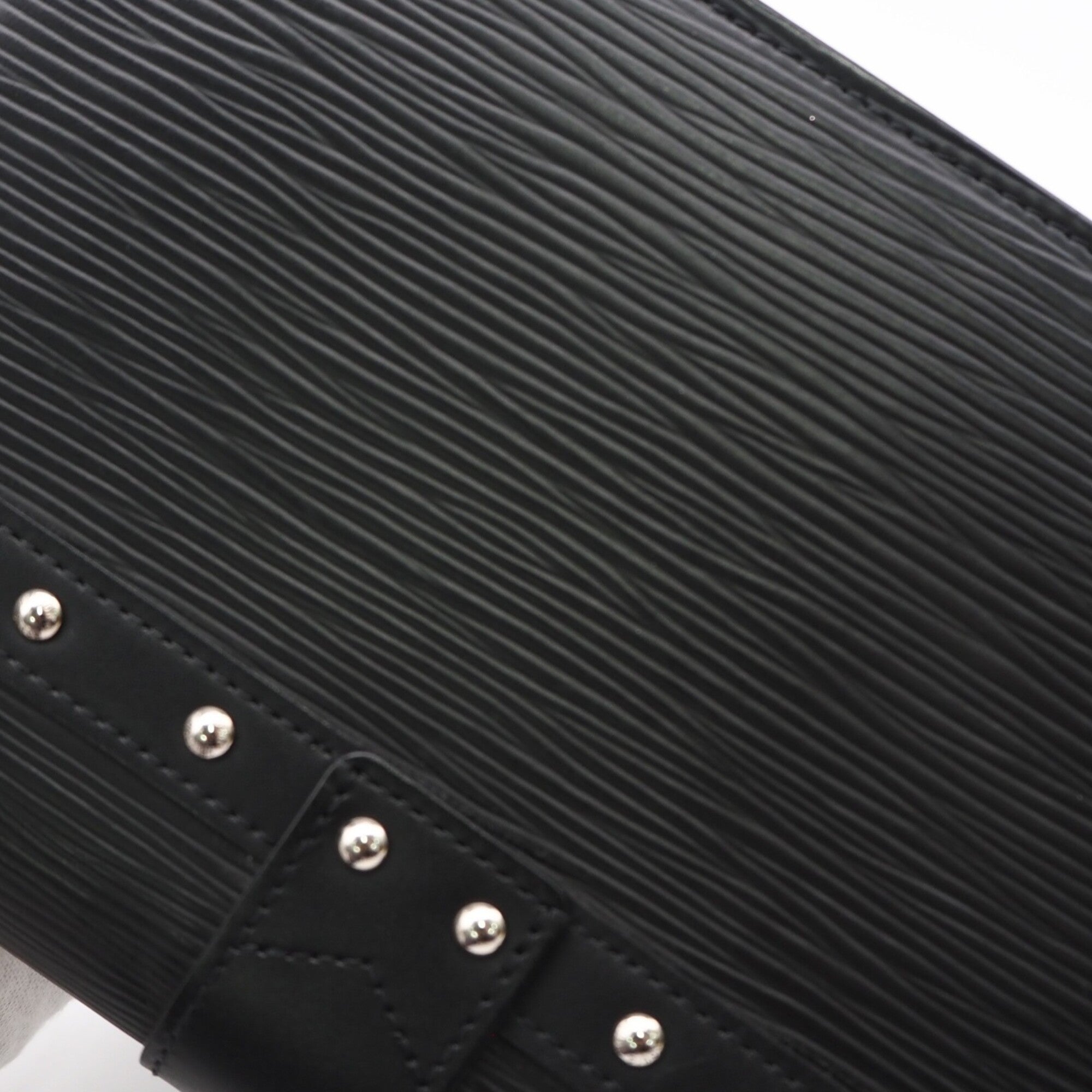 Louis Vuitton Black Shoulder Bag (Pre-Owned)