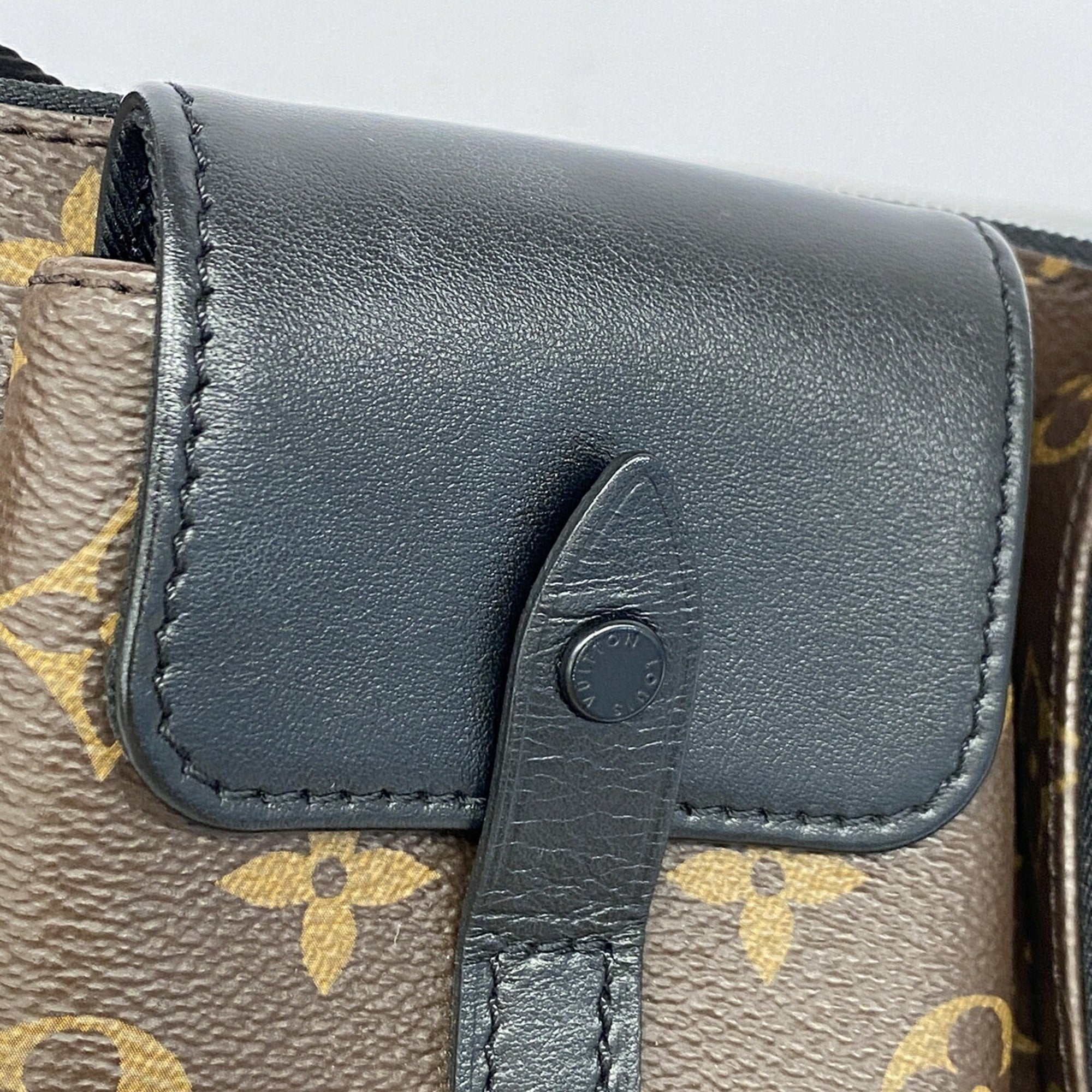 Louis Vuitton Brown Sling Bag (Pre-Owned)