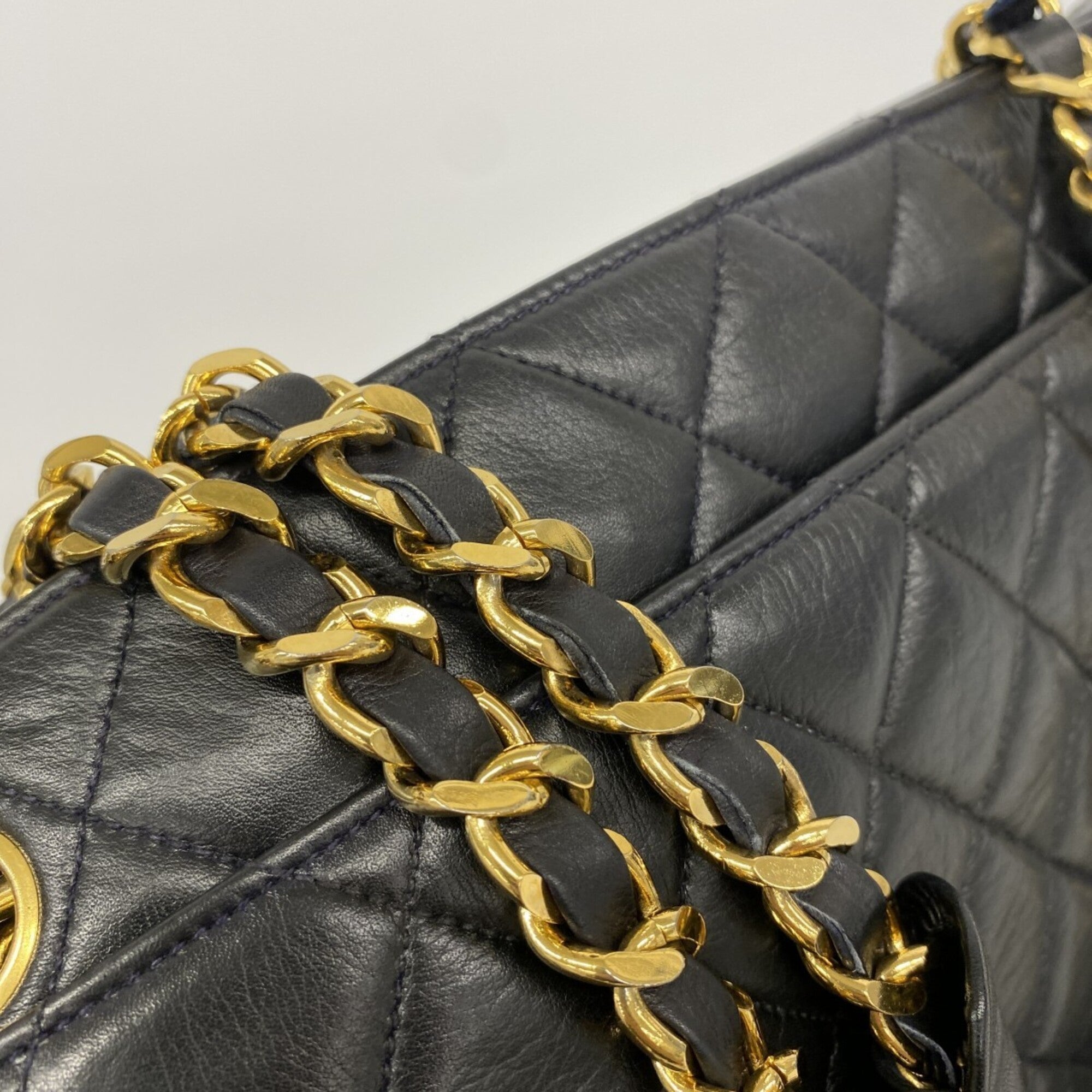Chanel Black Leather Tote Bag (Pre-Owned)