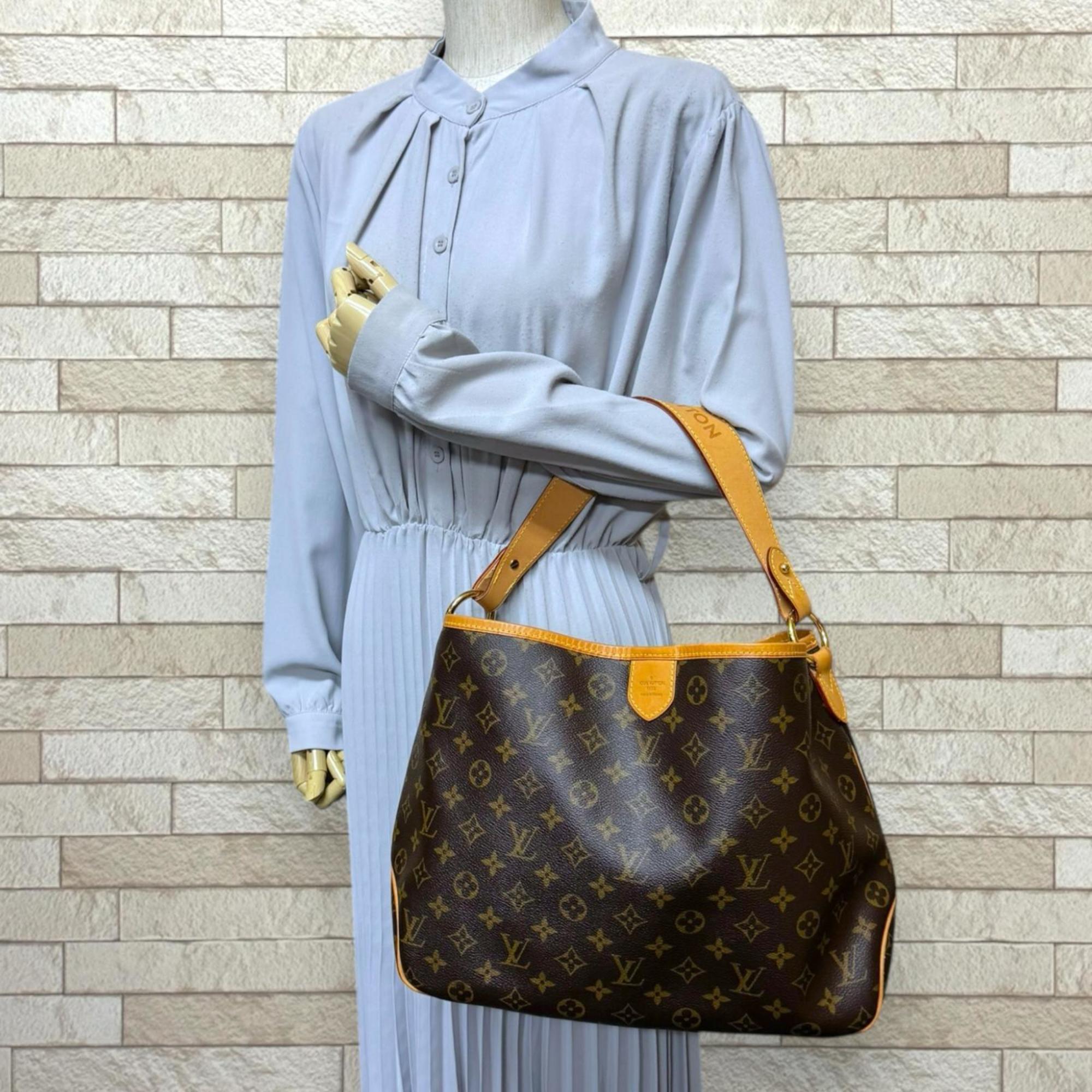 Louis Vuitton Monogram Brown Monogram Monogram Shoulder Bag (Pre-Owned)