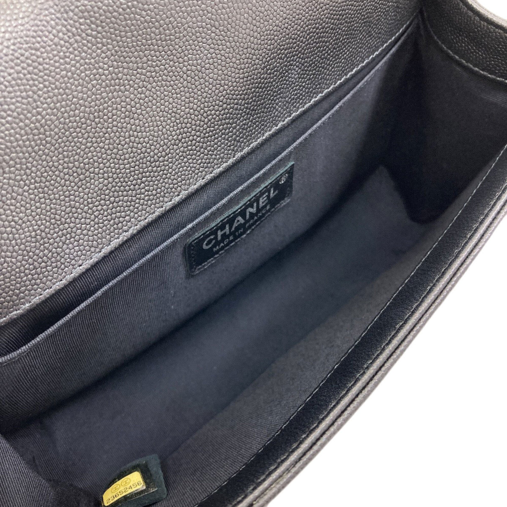 Chanel Black Leather Shoulder Bag (Pre-Owned)