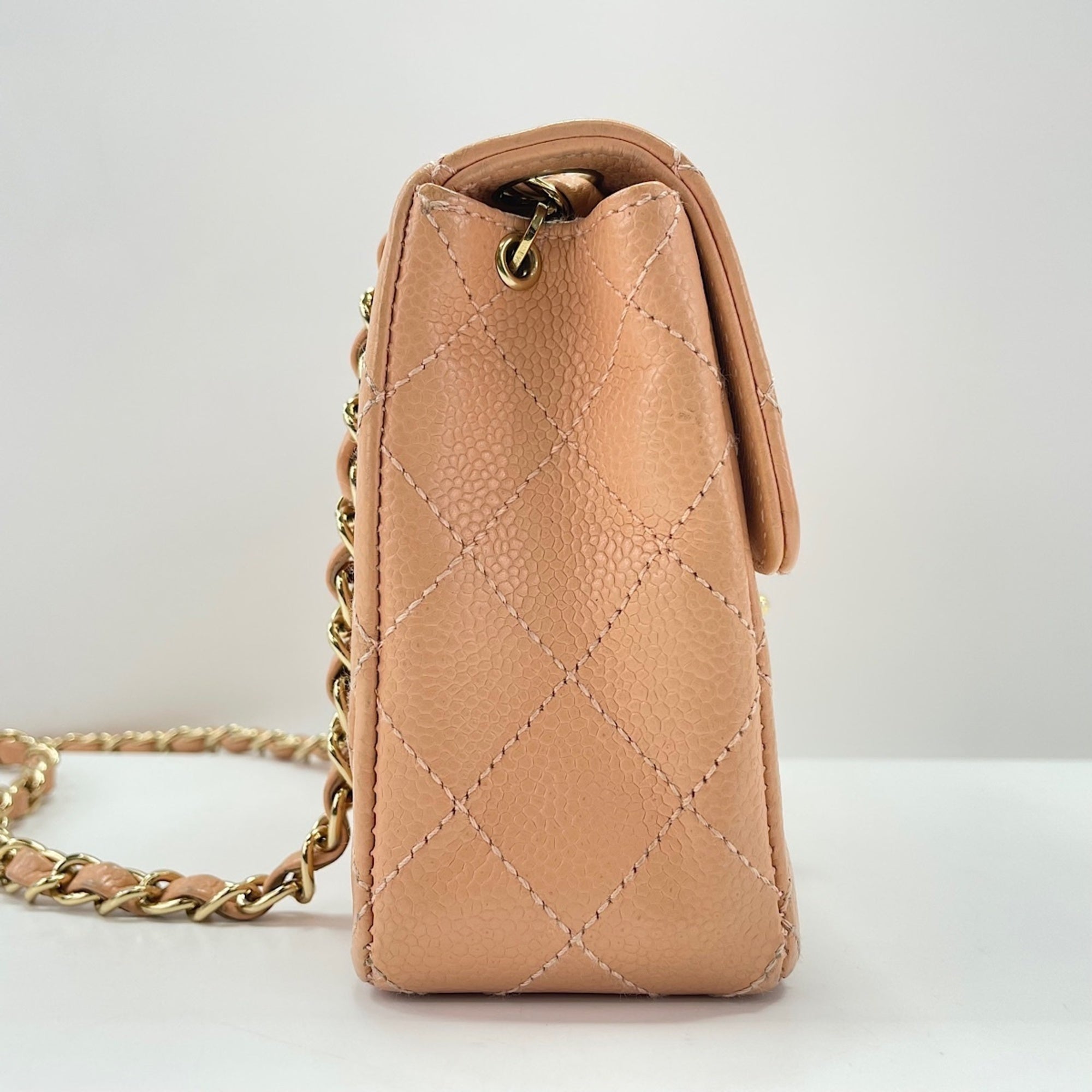 Chanel Orange Shoulder Bag (Pre-Owned)