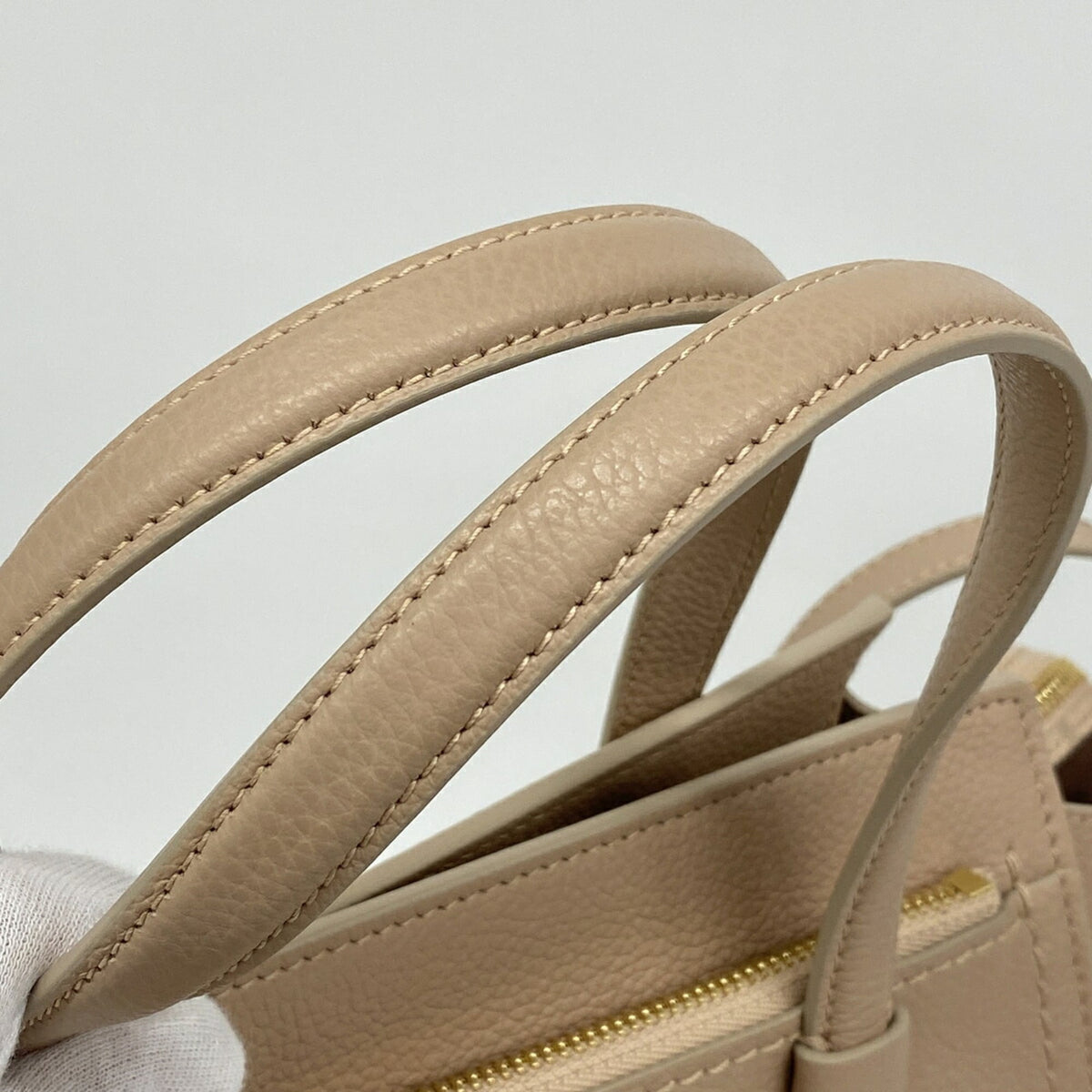 Salvatore Ferragamo Beige Leather Handbag (Pre-Owned)